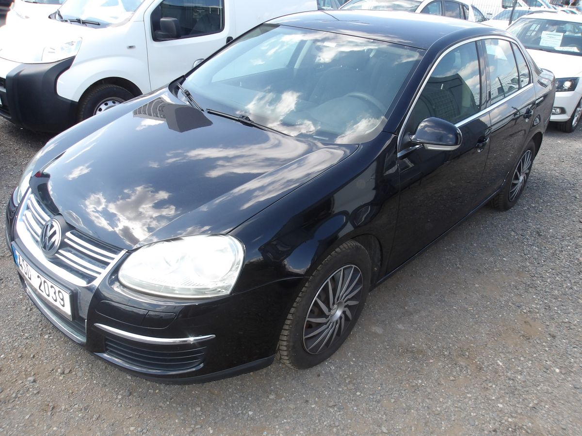 Volkswagen Golf 1,9TDi 77kW Po rozvodech!
