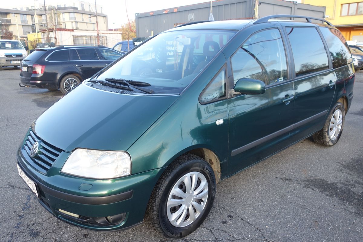 Volkswagen Sharan 1,9TDI ČR (prolíná servo) JEZD