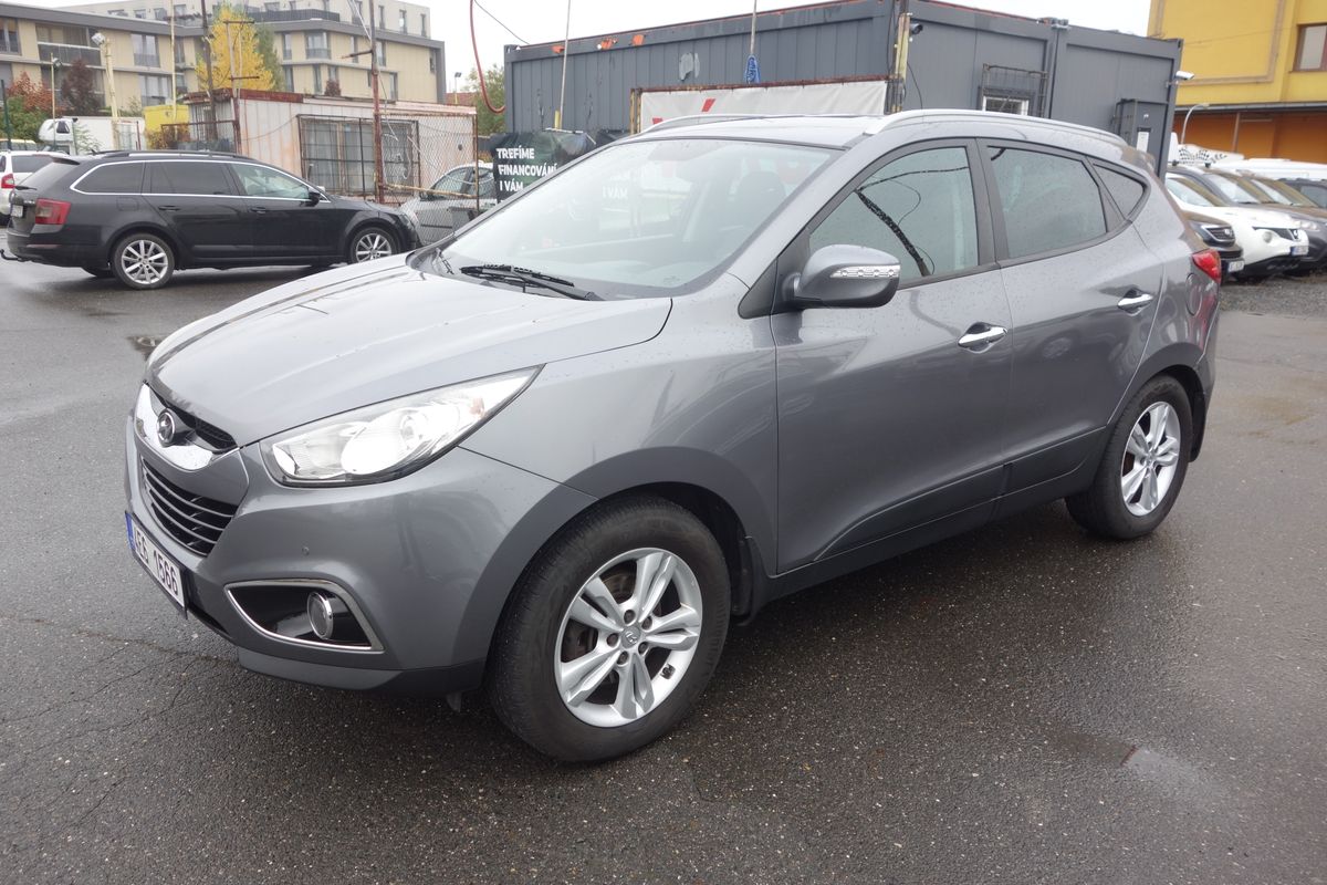 Hyundai ix35 2,0CRDi 4x4 ČR! Serv.kn!
