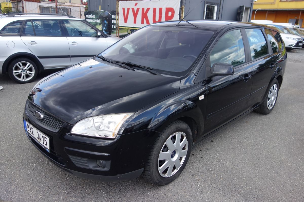 Ford Focus 1,6TDCi 66 kW 2 x kola !!