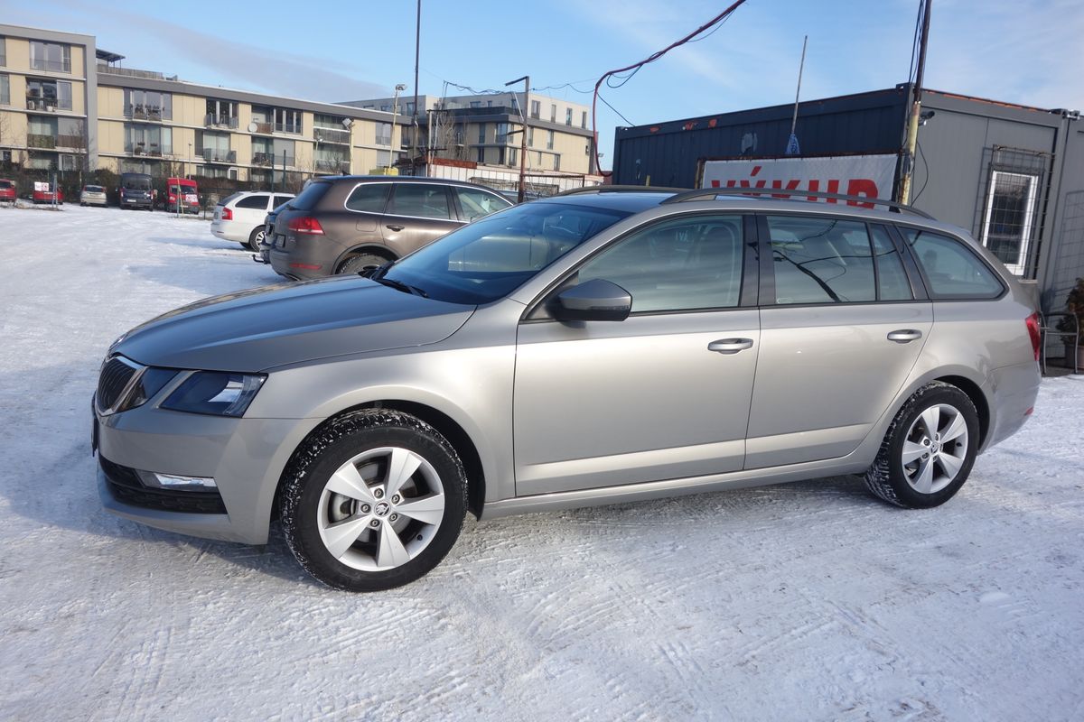 Škoda Octavia 1,5TSi DSG ! NAJ.9600km !!!