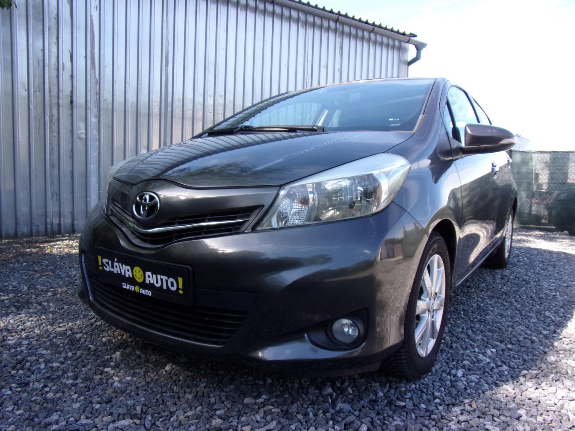 Toyota Yaris 1.3i 73kW LOUNGE AUT.KLIMA KM
