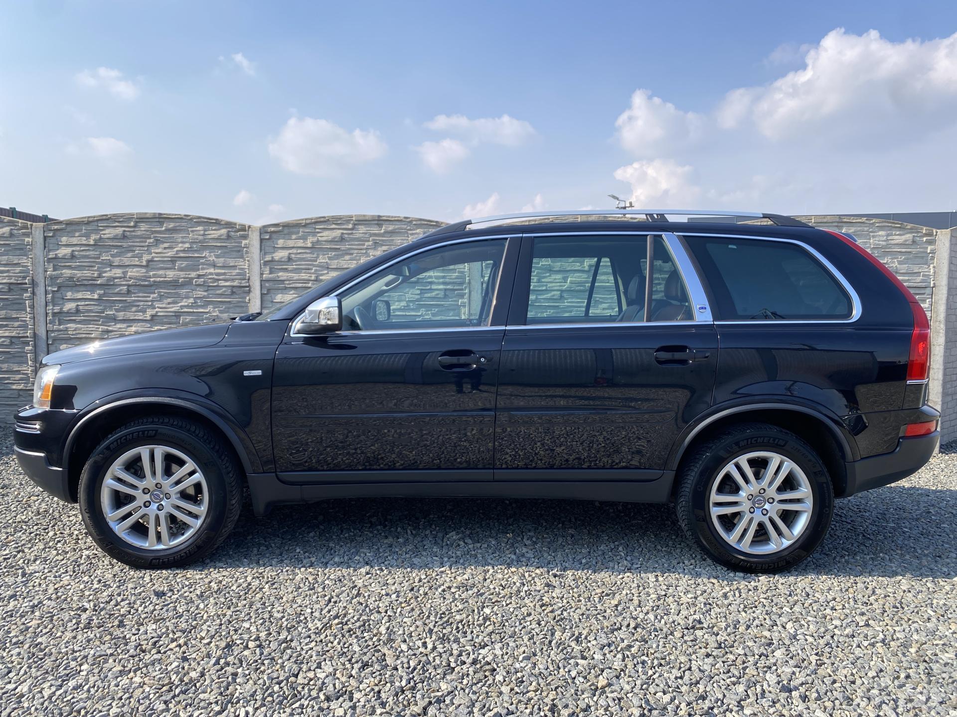 Volvo XC90 2.4D5 4x4 FL EXCLUSIVE FULL !!