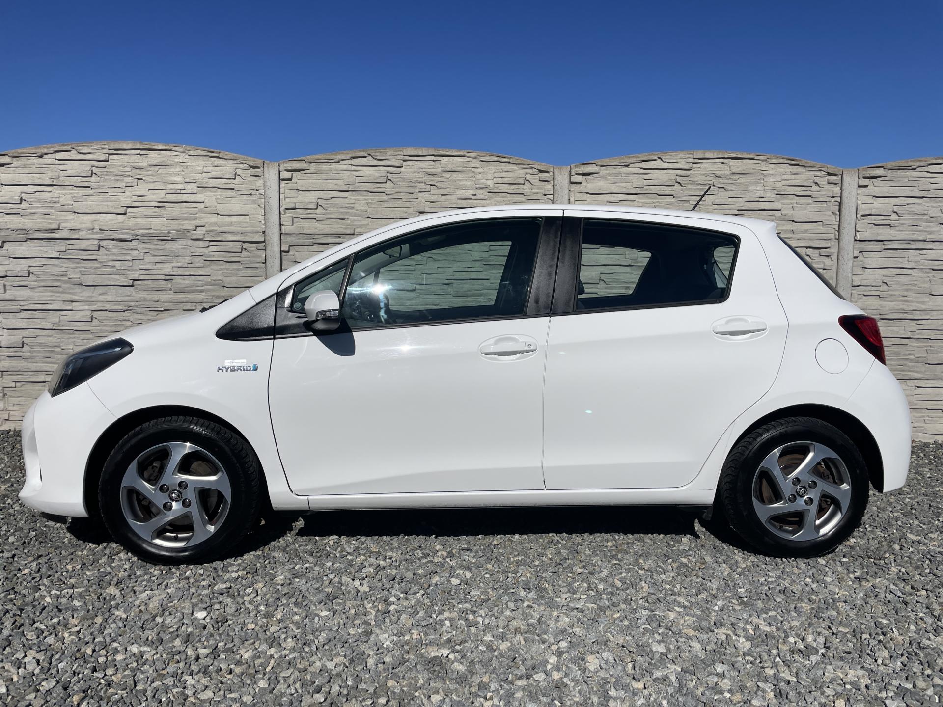 Toyota Yaris 1.5i 16v HYBRID 142TKM TOP 1A!