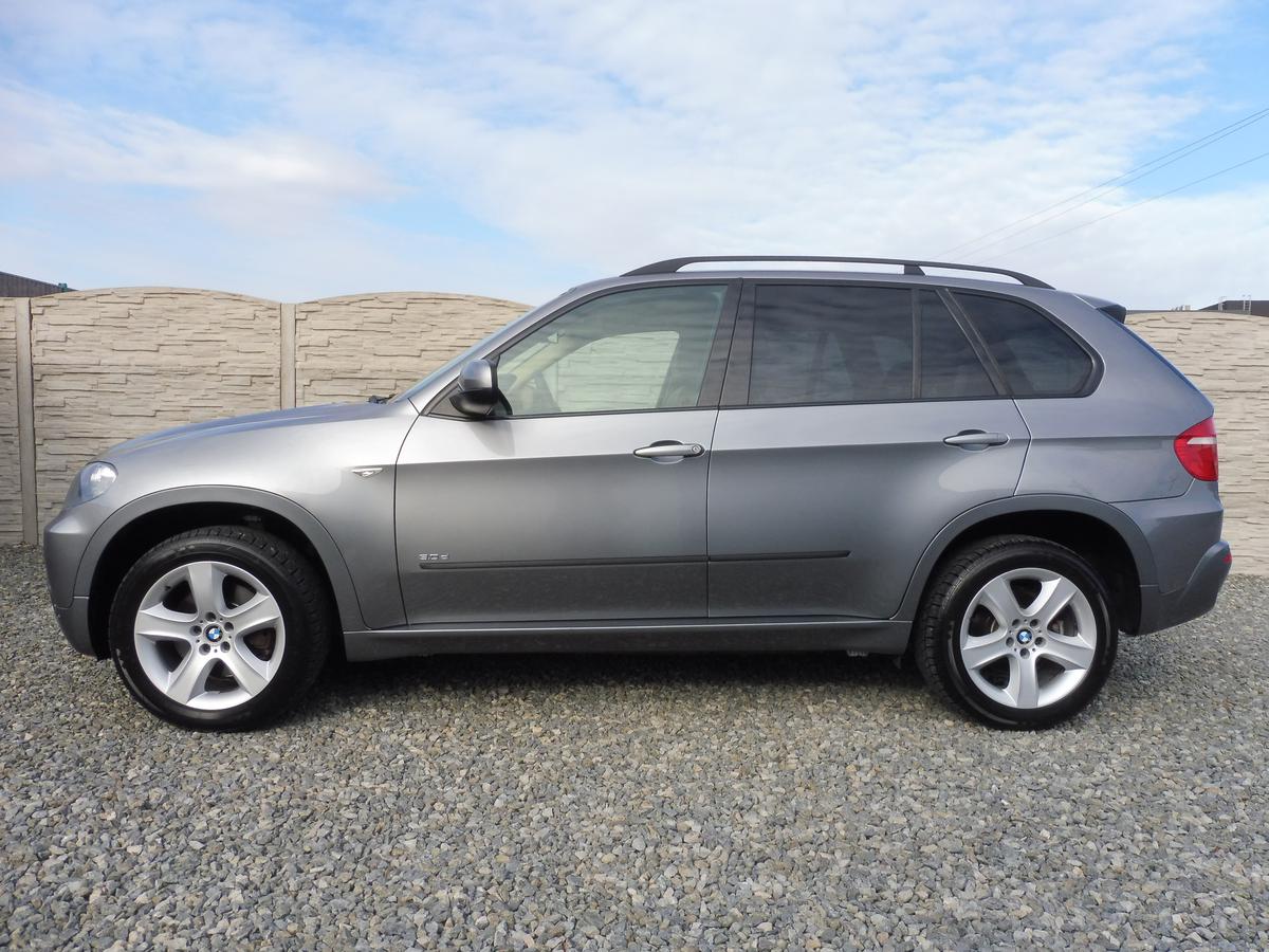 BMW X5 3.0D 4x4 XENONY 7MÍST EXTRA!!!