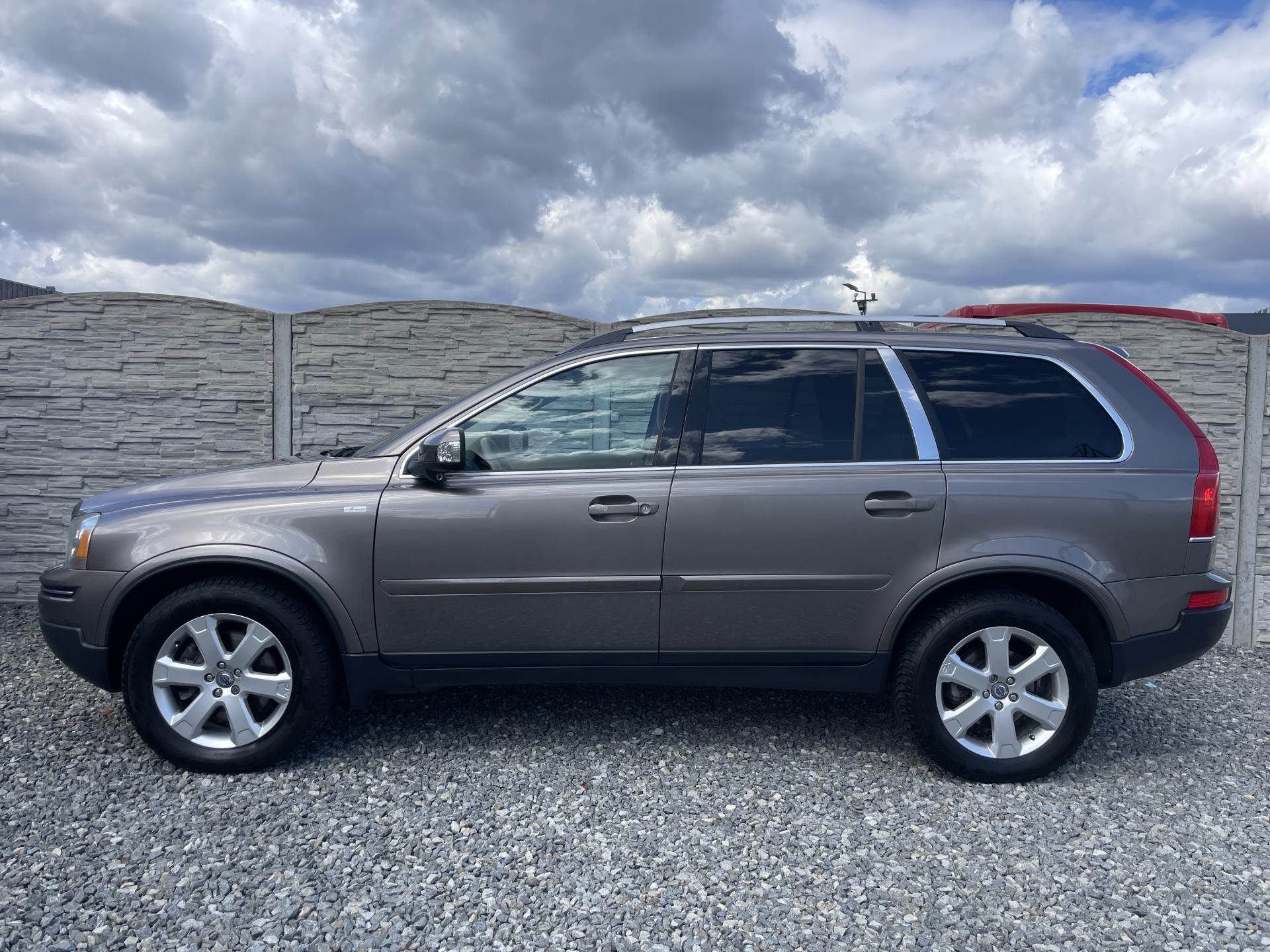 Volvo XC90 2.5TDi D5 200PS 7M REZERVACE!!