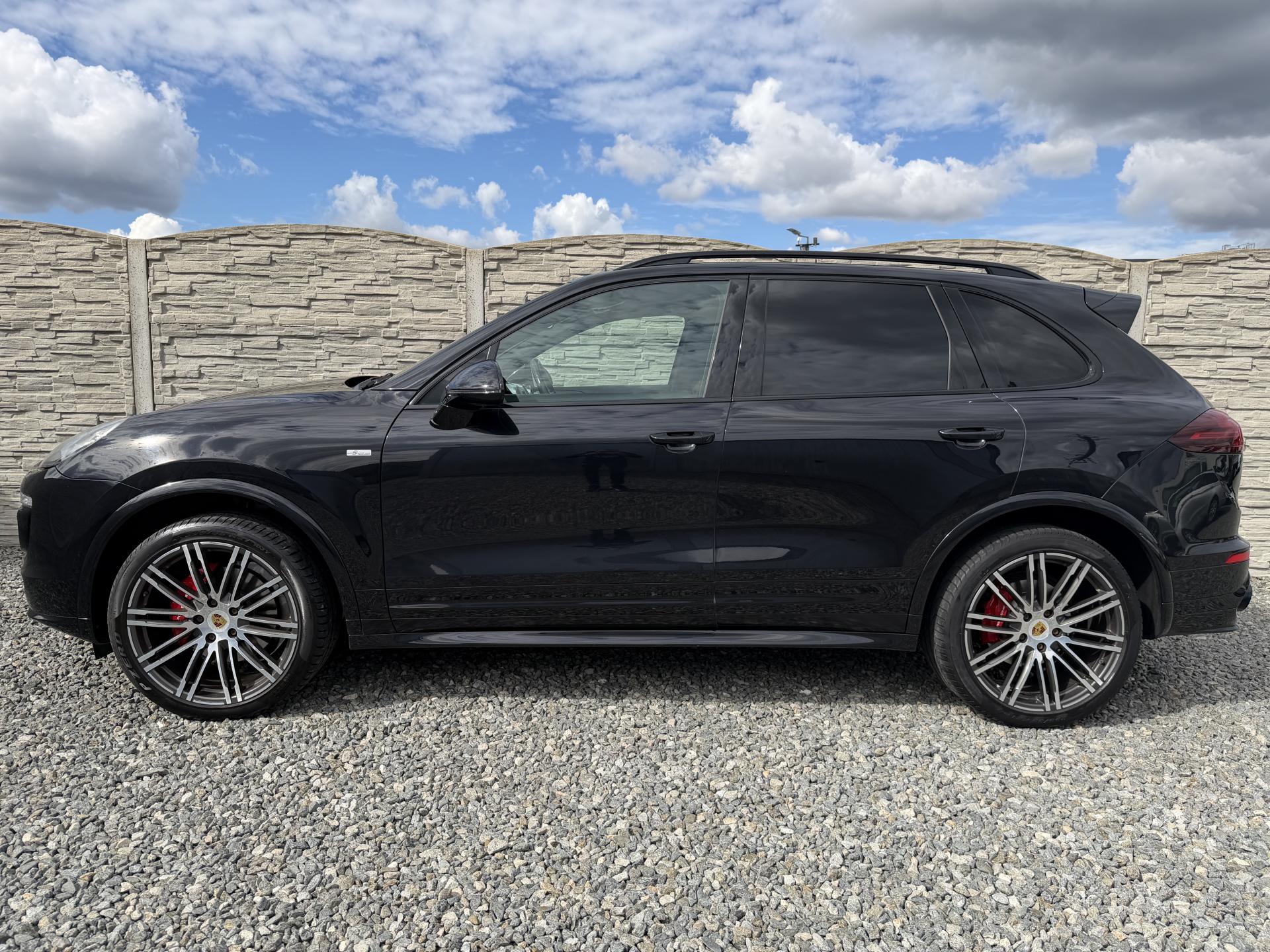 Porsche Cayenne 3.0TDI V6 265PS 4x4 GTS PAKET!