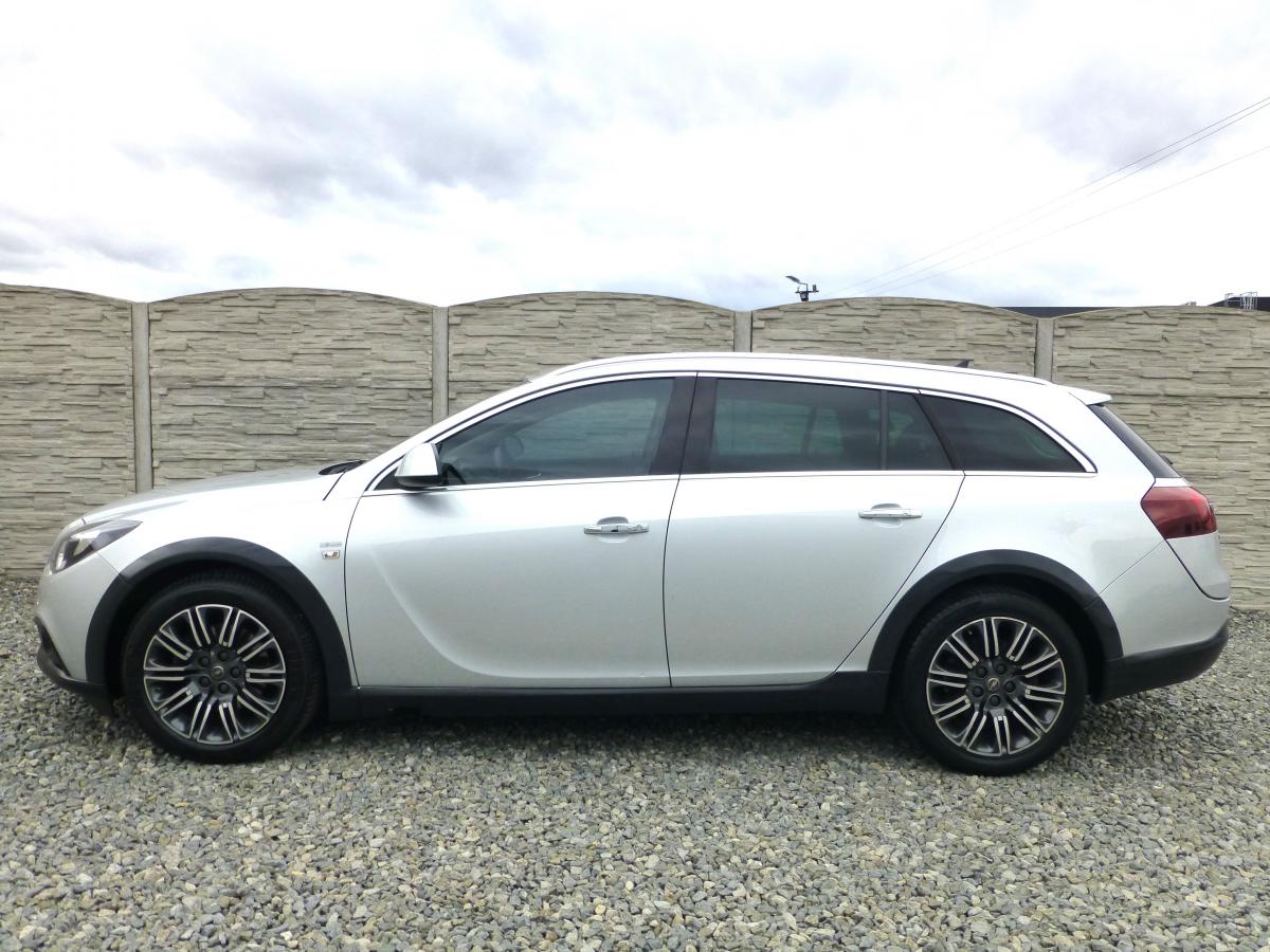 Opel Insignia 2.0CDTi 4x4 COUNTRY TOURER 1A!
