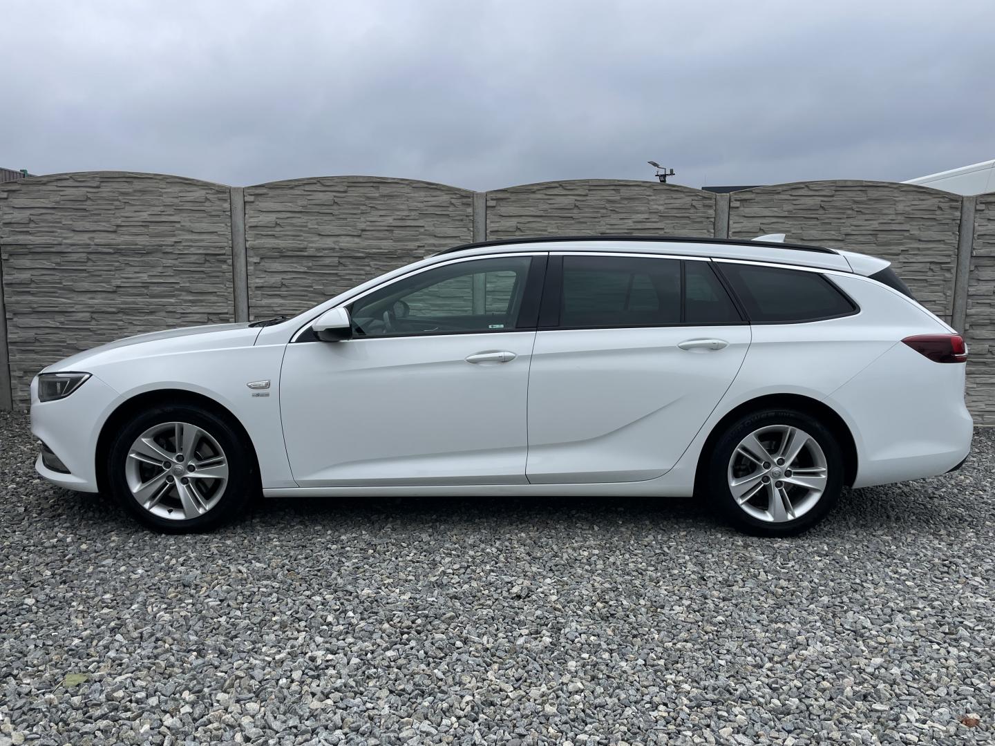 Opel Insignia 1.6CDT-i 130PS SELECTIVE TOP!!