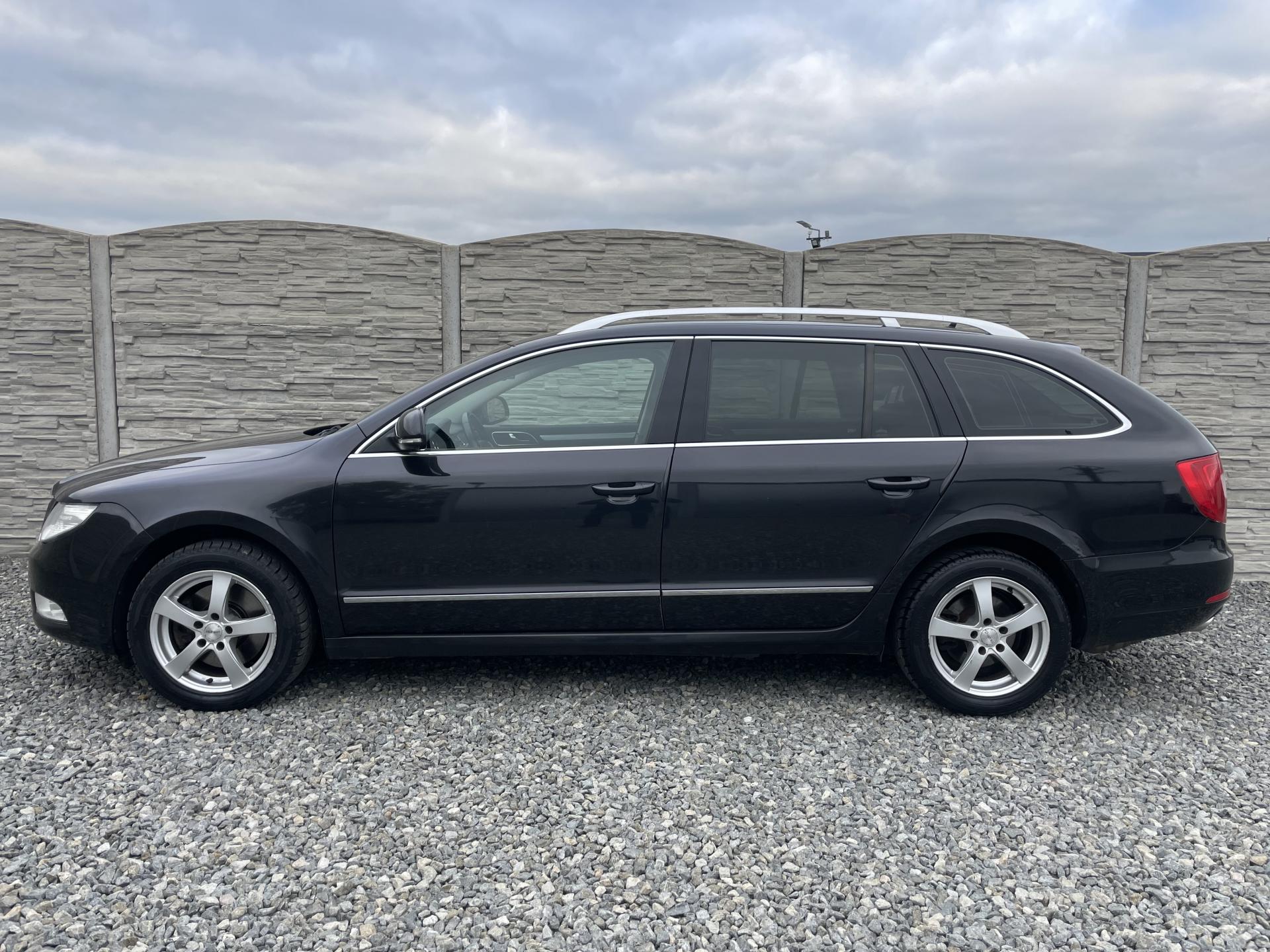 Škoda Superb 2.0TDi 170PS 6R ELEGANCE NAVI!