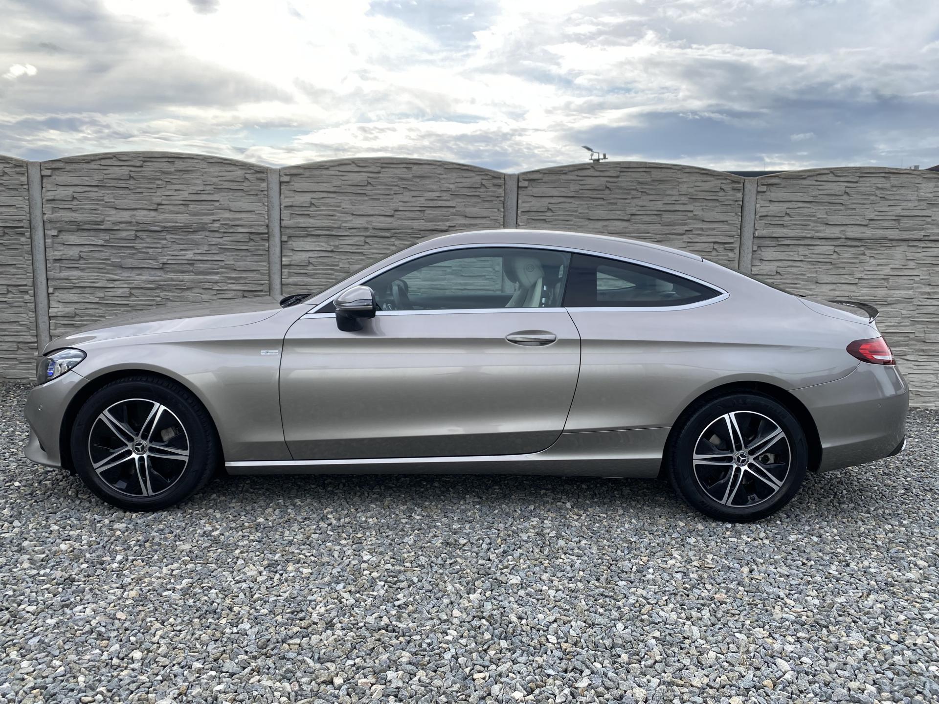Mercedes-Benz Třídy C C 400 COUPE 4MATIC 51.000KM