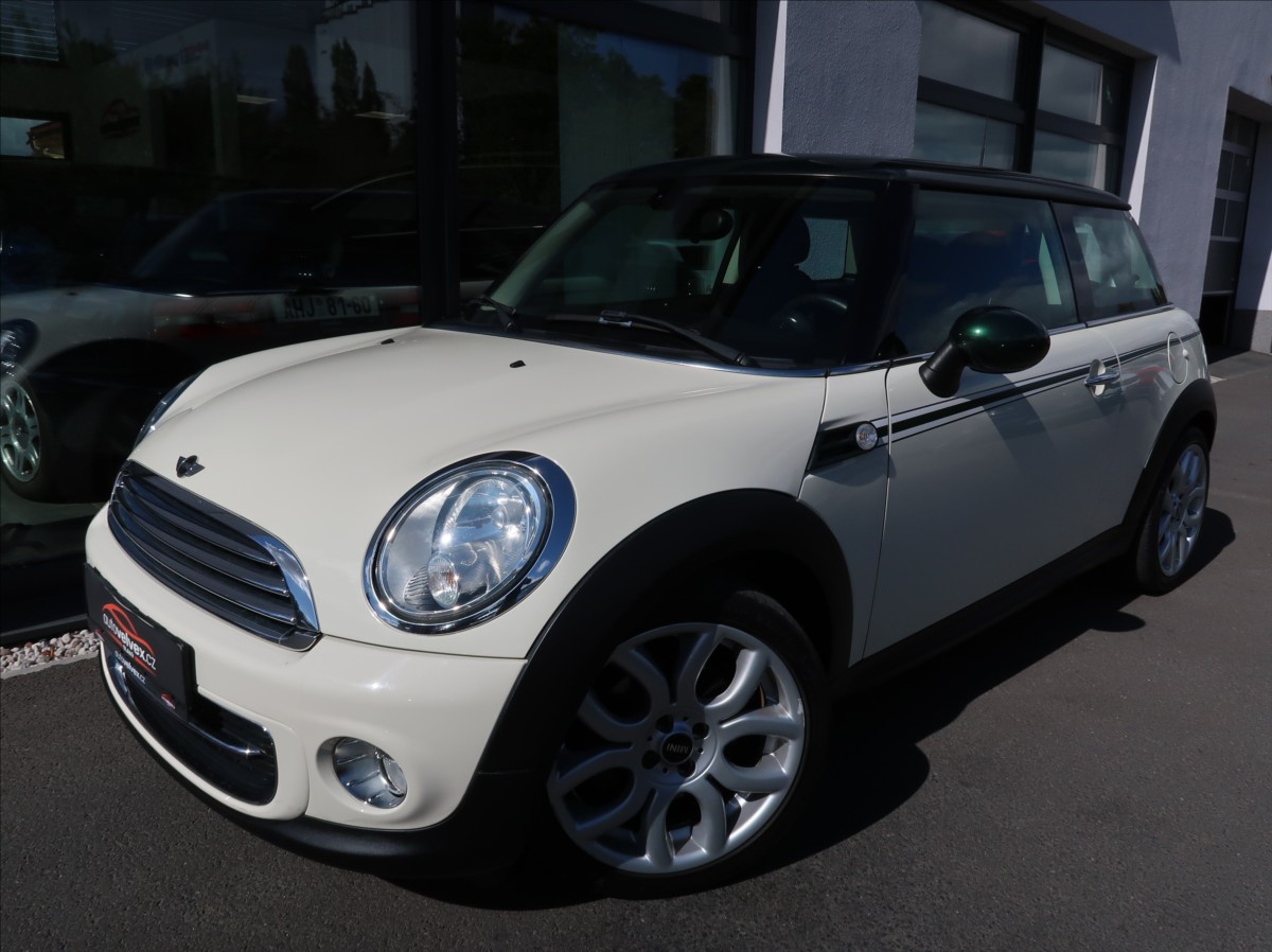 Mini Cooper 1,6 i,90kW,1majČR,automat,53tk