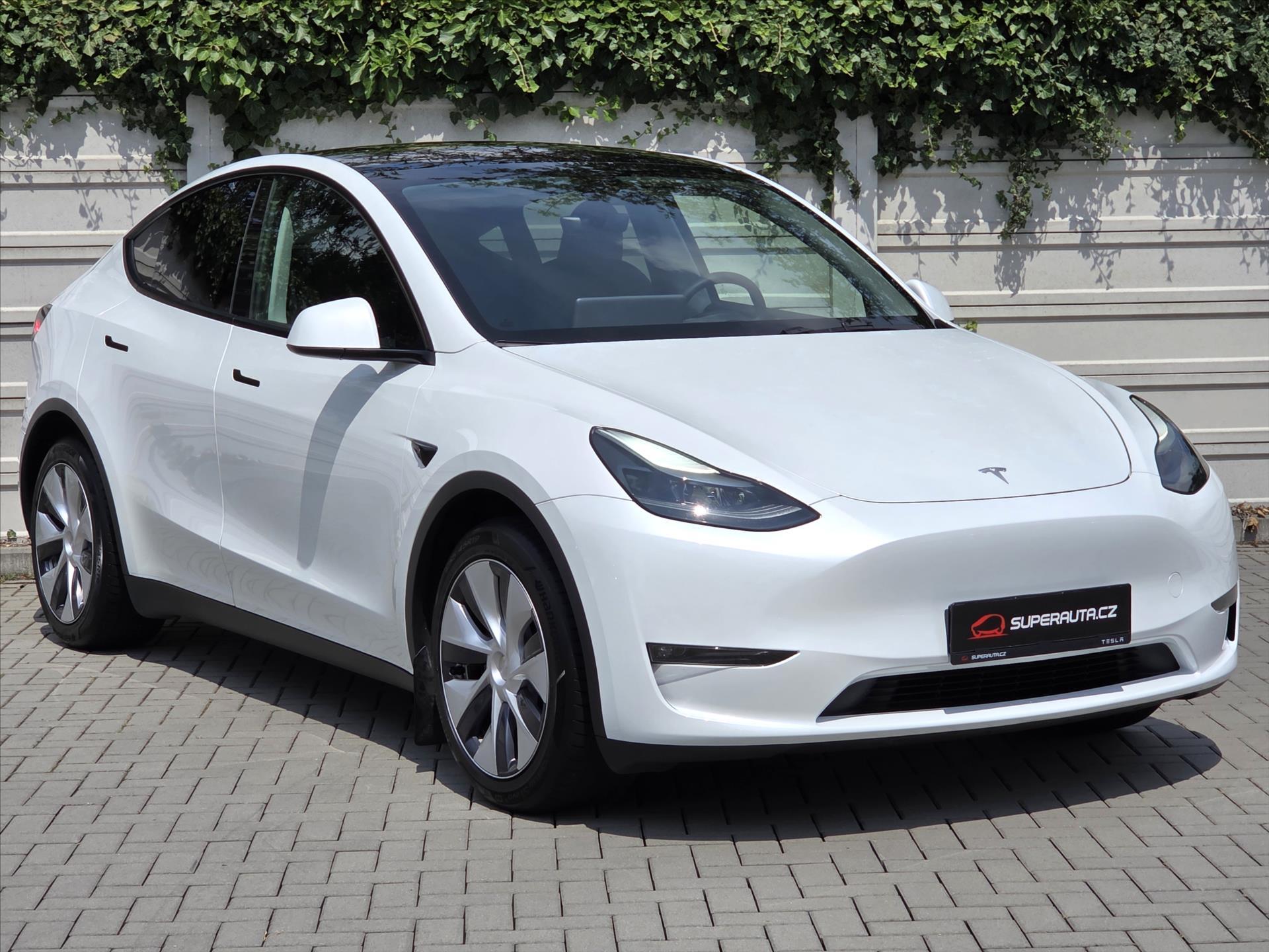 Tesla Model Y 0,0 LR 4x4 Tažné z. SoH 92% EN