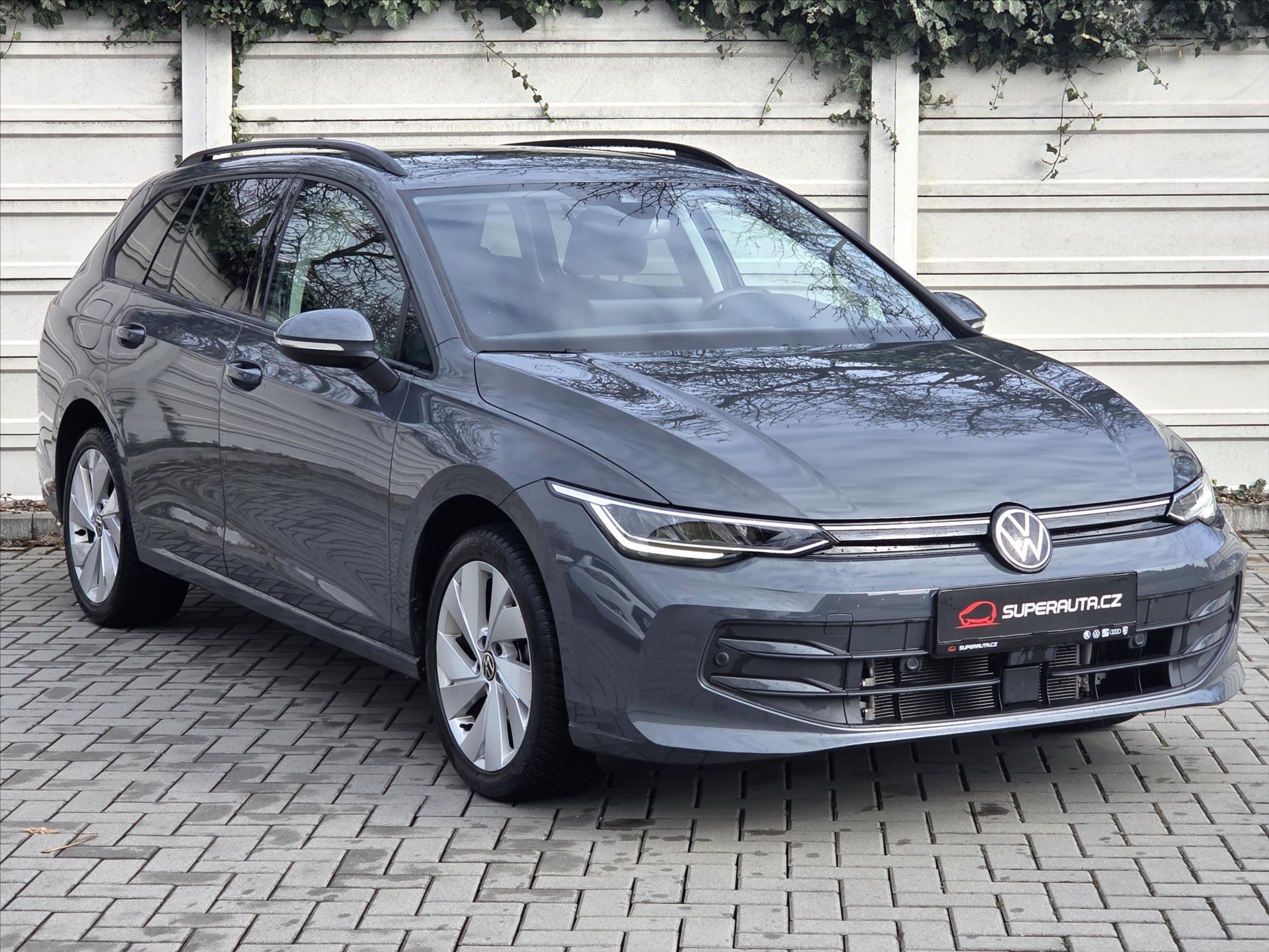 Volkswagen Golf 1,5 eTSi 110kW DSG Life Tov.zá