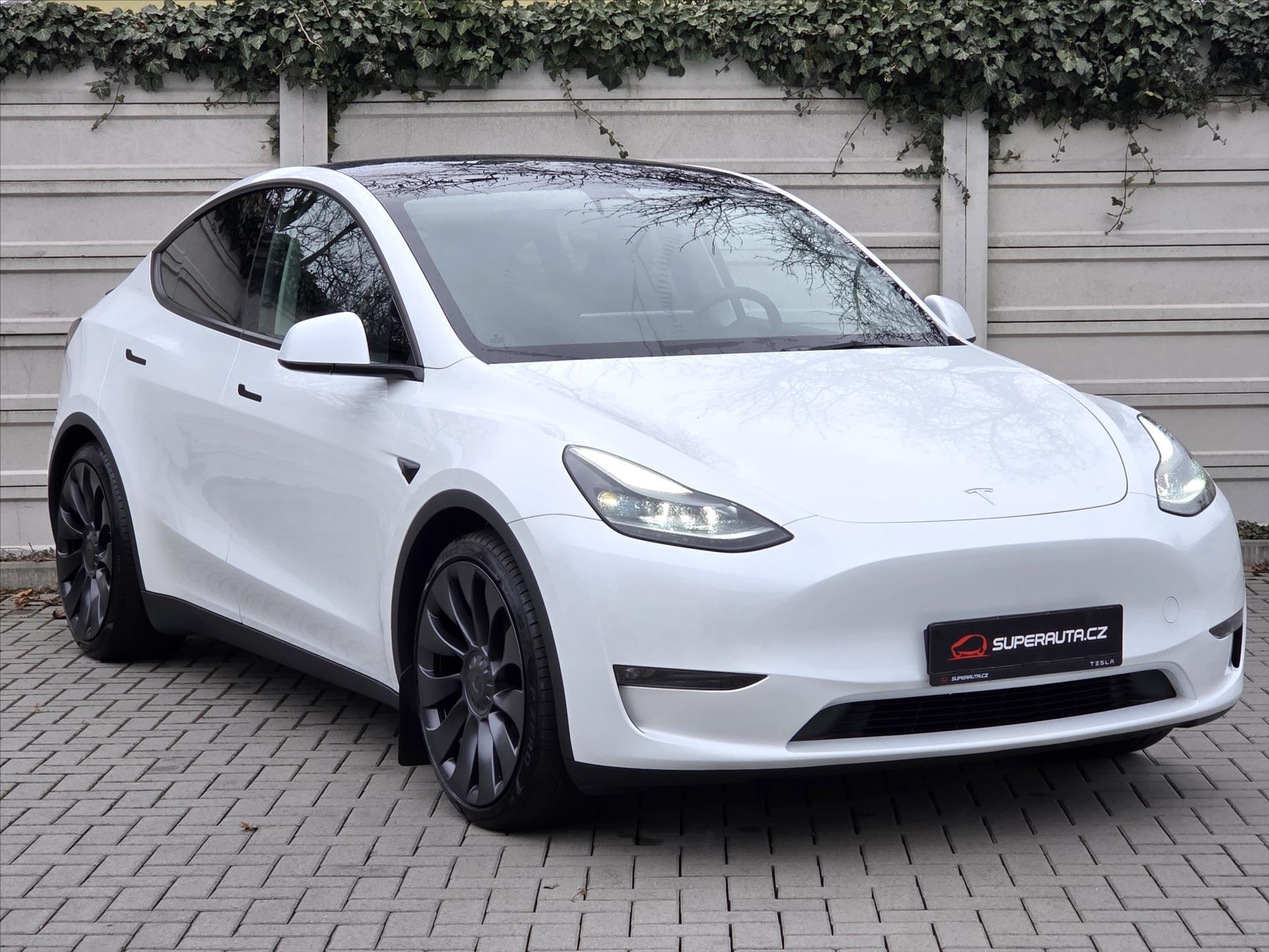 Tesla Model Y 0,0 Performance 393kW Tov.Zár.