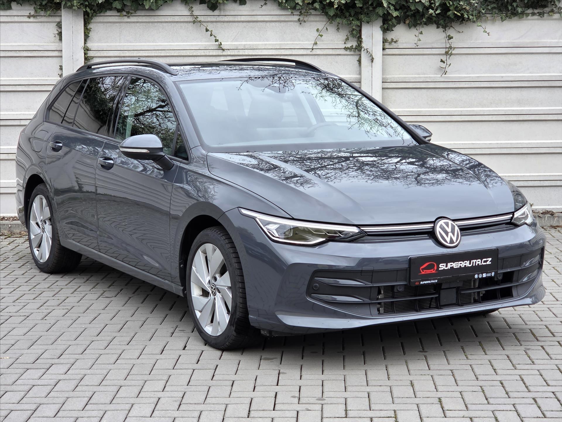 Volkswagen Golf 1,5 eTSi 110kW DSG Life Tov.zá