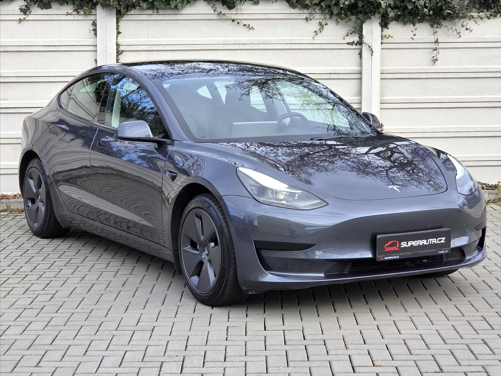 Tesla Model 3 0,0 208kW SR+ Matrix 1.maj RW