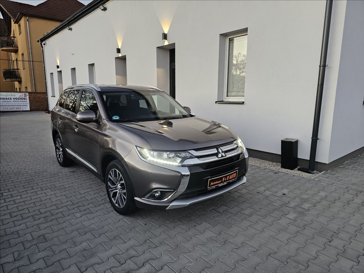 Mitsubishi Outlander 2,0 Clear Tec Automatik NAVI