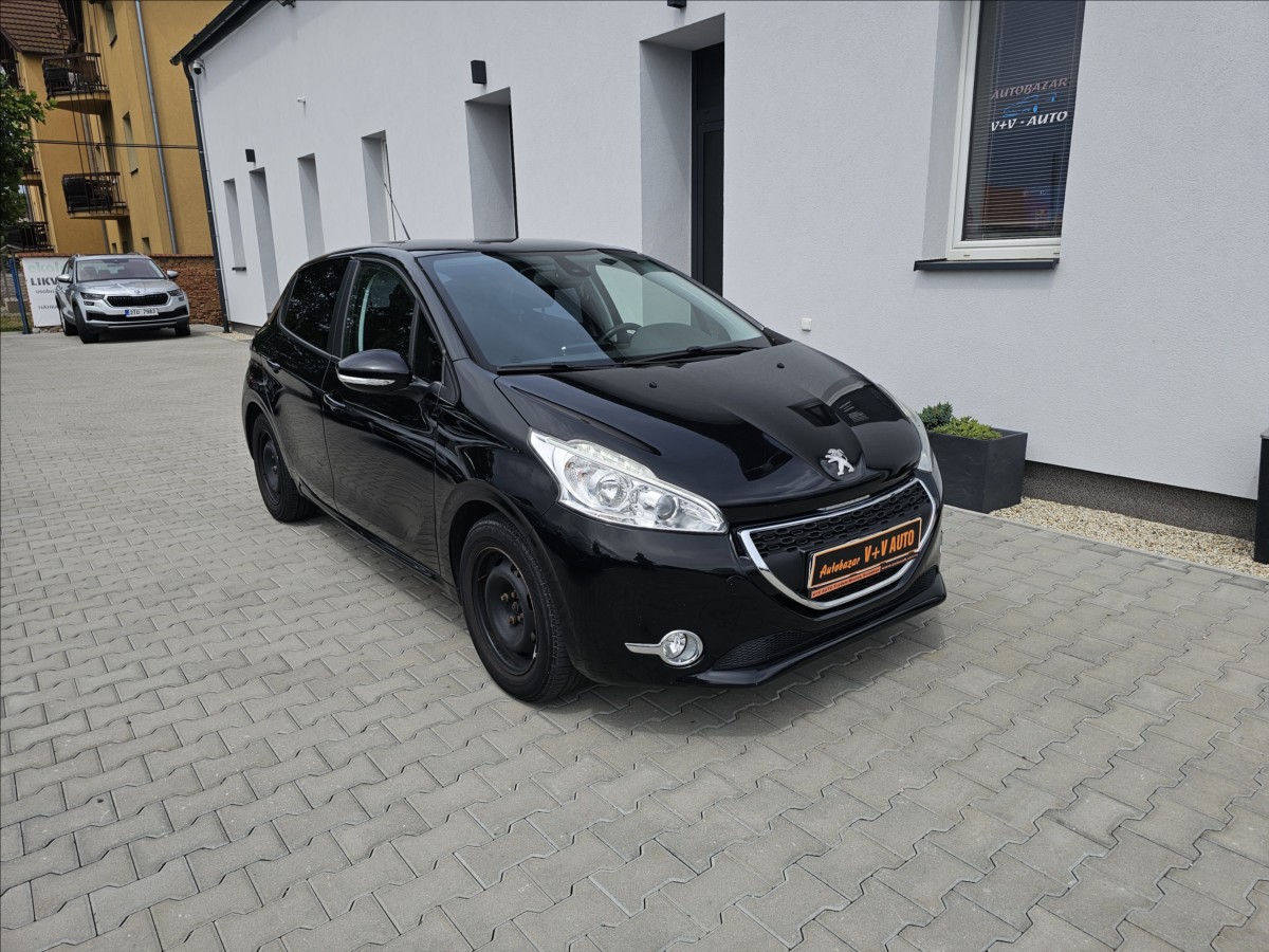 Peugeot 208 1,2 i Actice klima
