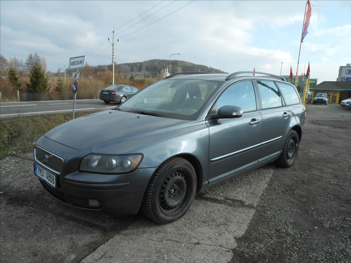 Volvo V50 2,0 D MOMENTUM 100 kW Zadáno