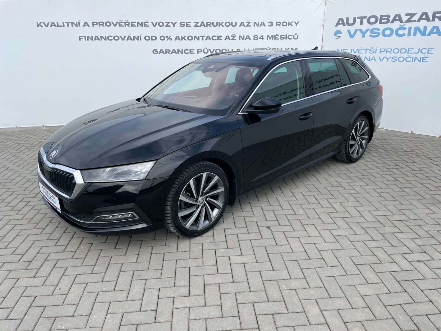 Škoda Octavia Com.2.0TDi 110kW! DSG! FULL!!