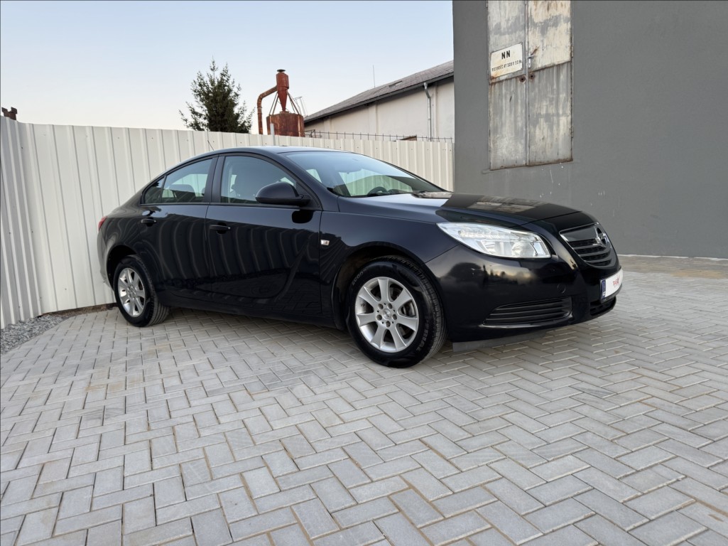 Opel Insignia 1,6 i 85kW tažné KLIMA ALU