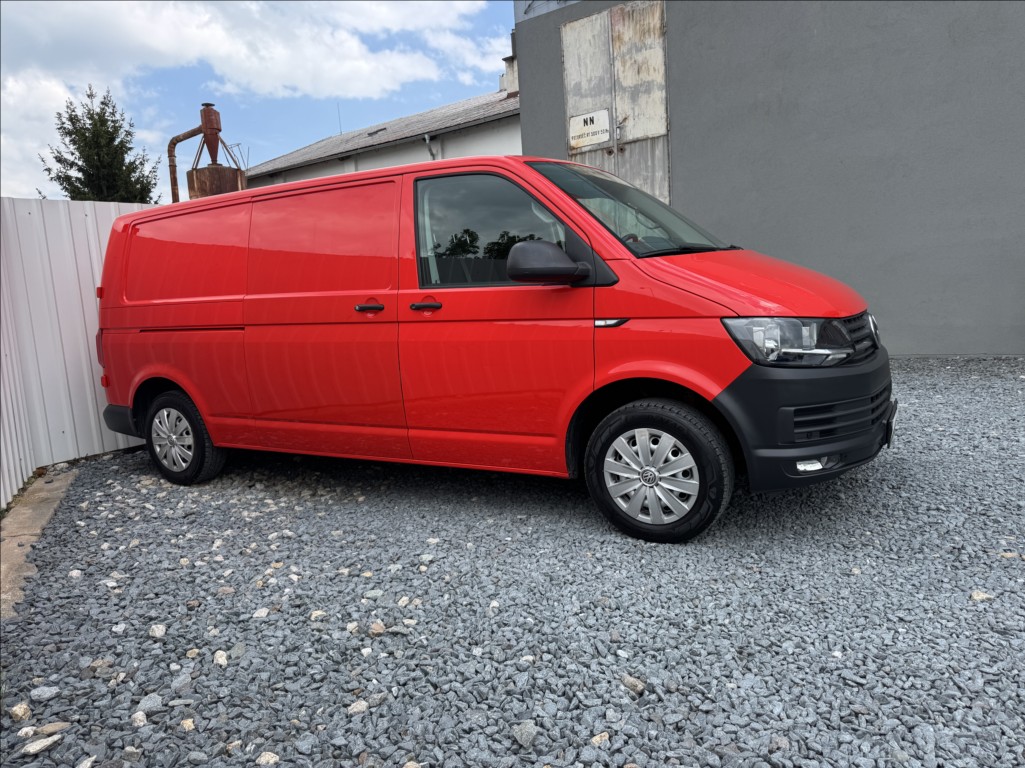 Volkswagen Transporter 2,0 TDI DSG LONG DPH 1.maj. ČR