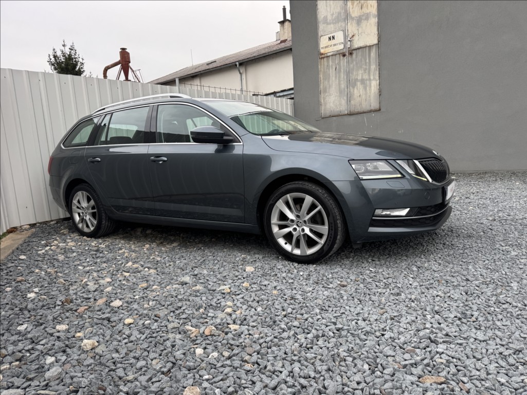 Škoda Octavia 1,5 TSI STYLE DPH 1.maj. ČR