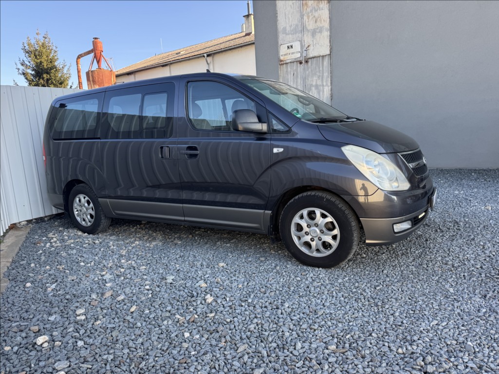 Hyundai H 1 2,5 CRDi 125kW 8míst tažné ALU