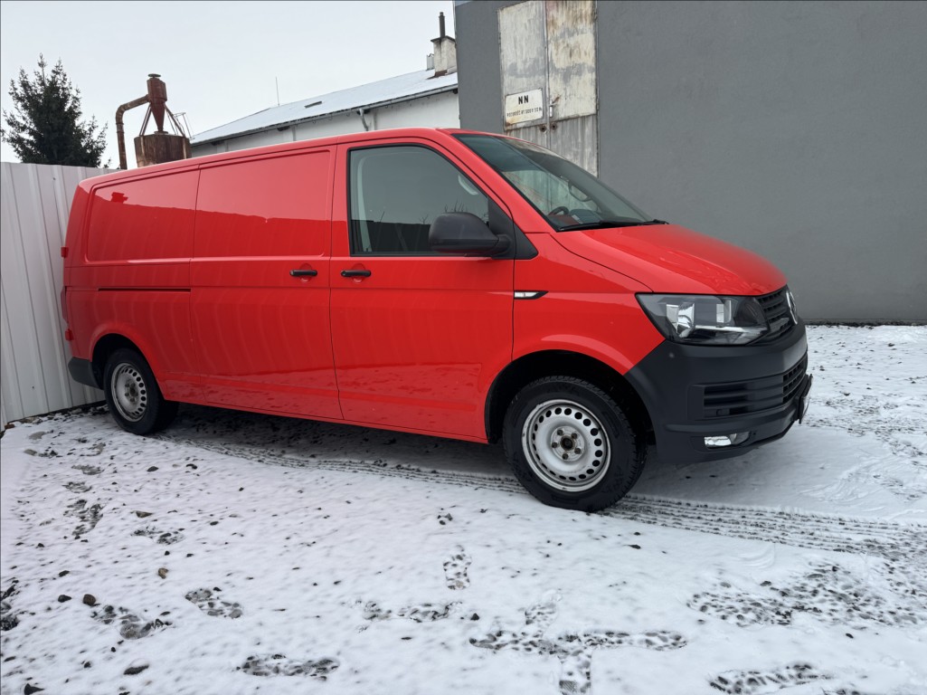 Volkswagen Transporter 2,0 TDI DSG LONG DPH 1.maj ČR