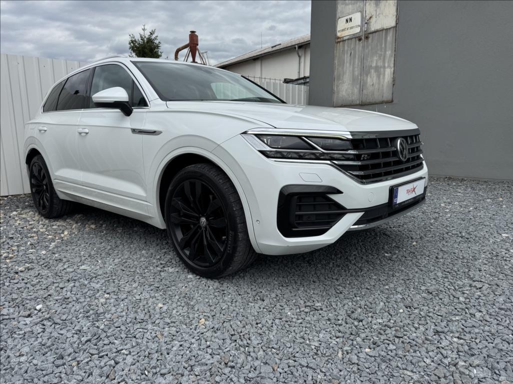 Volkswagen Touareg 3,0 TDI,210kW,R-line,1.maj.,ČR