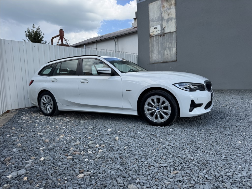 BMW Řada 3 2,0 320e 120kW DPH 1.maj. ČR