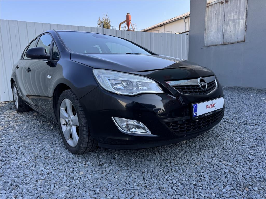 Opel Astra 1,4 i 103kW Cosmo Sports