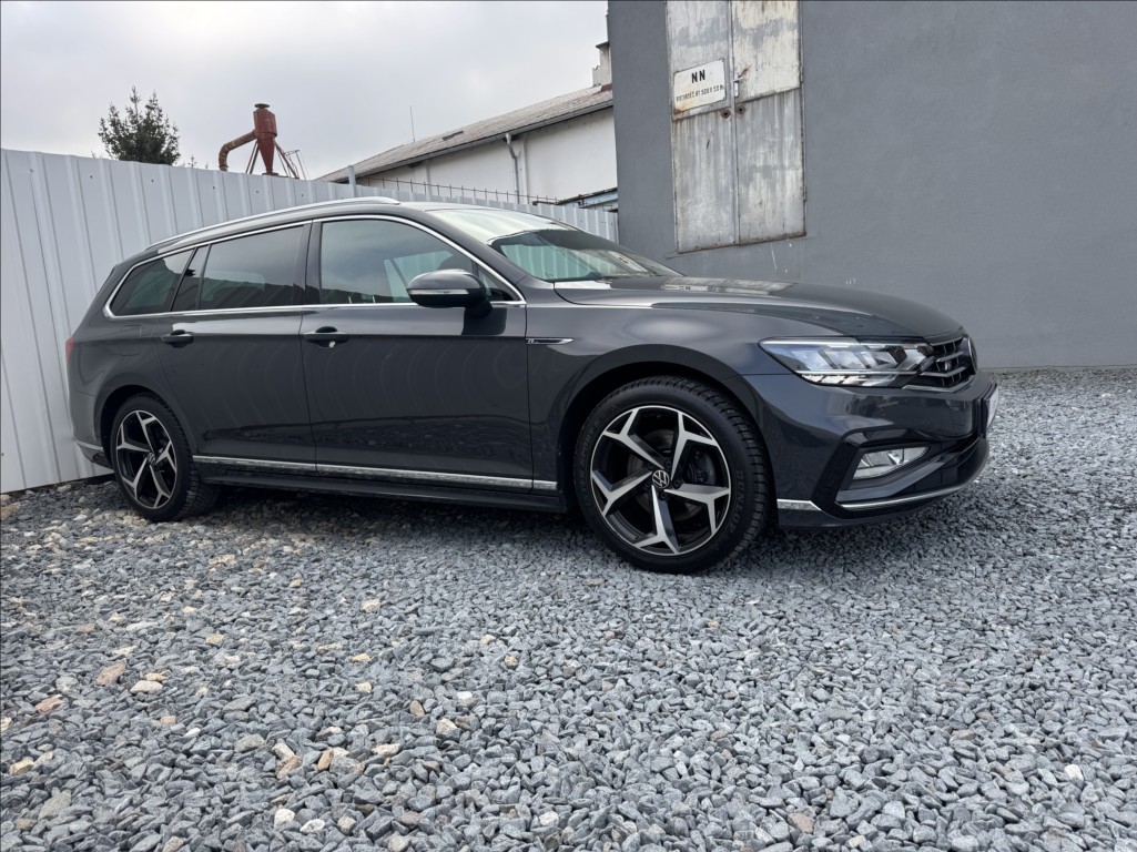 Volkswagen Passat 1,5 TSI R-Line DPH 1.maj ČR