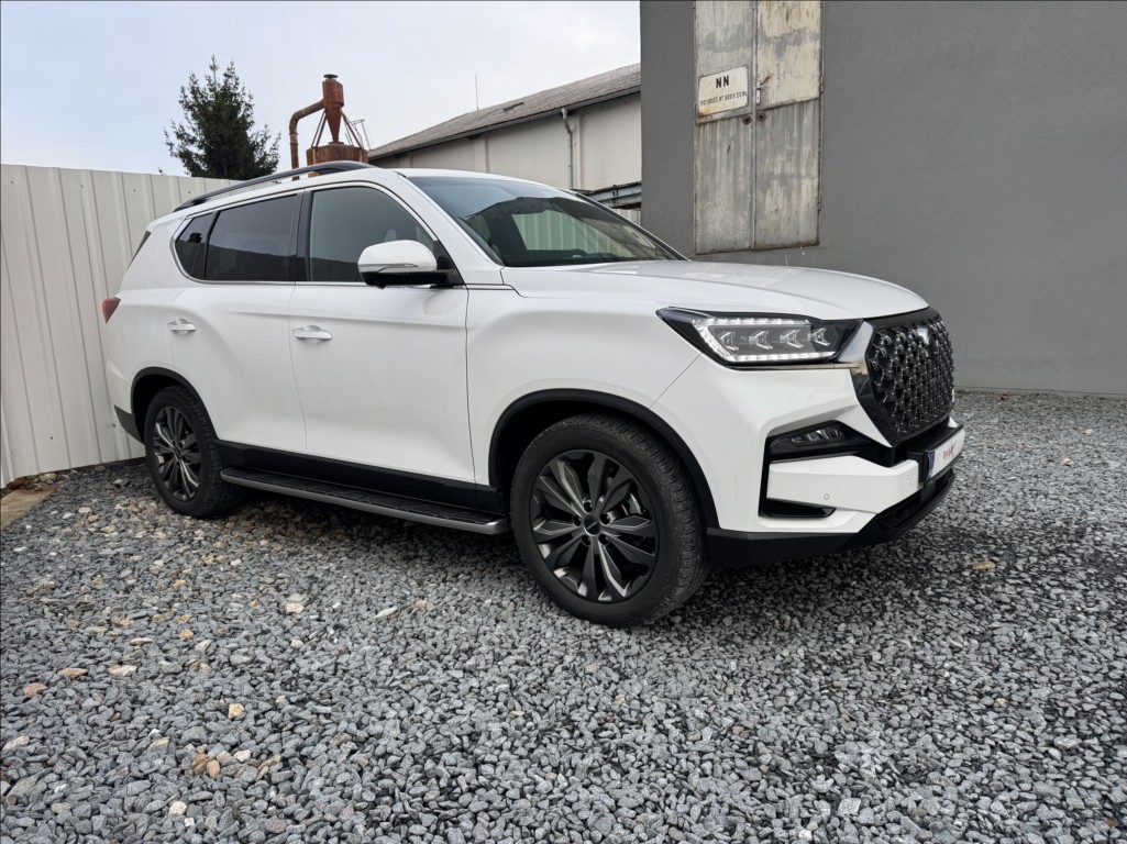 SsangYong Rexton 2,2 e-XDI PREMIUM BLACK DPH ČR