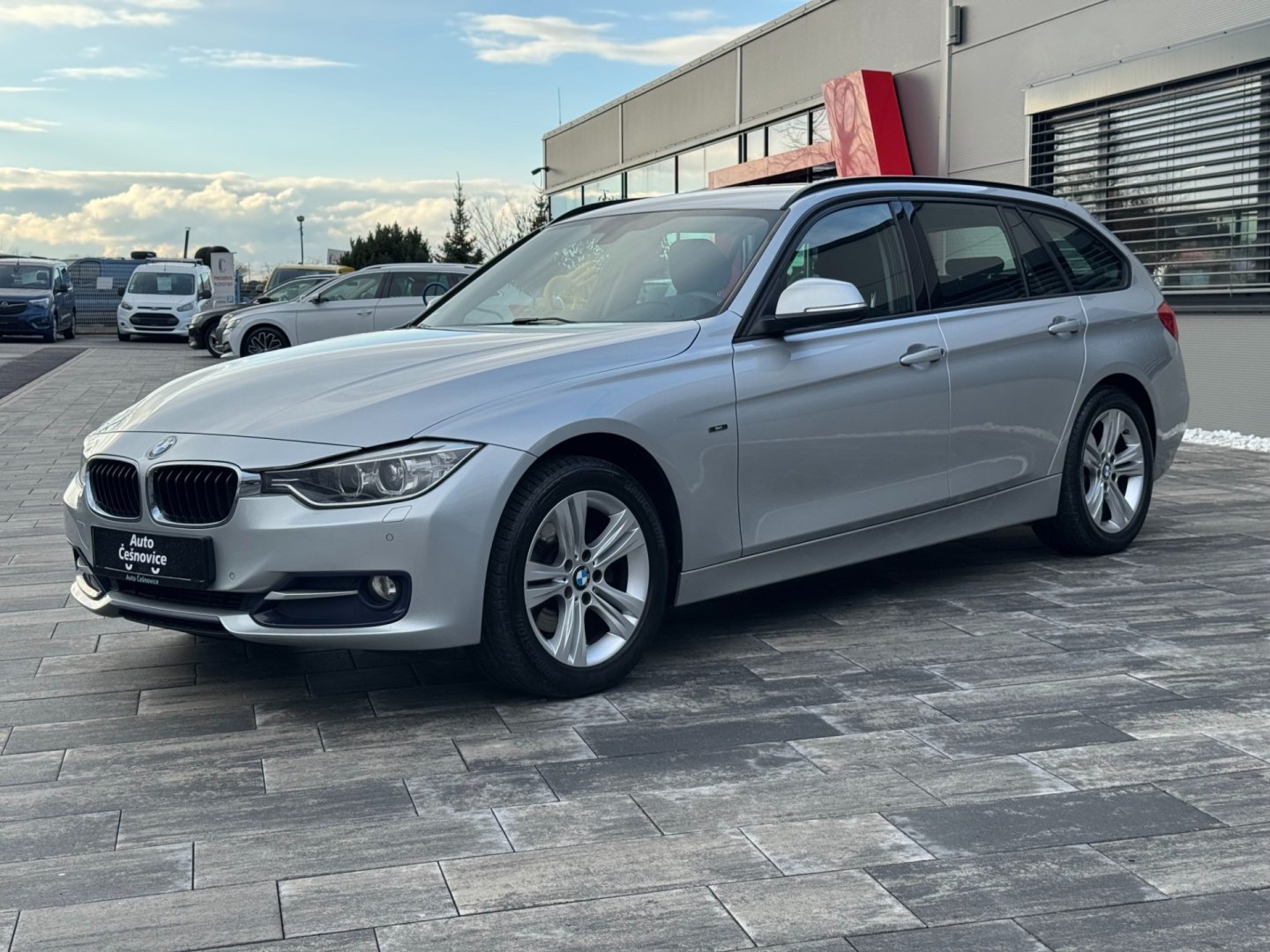 BMW Řada 3 320D Xdrive135 KW SPORT Manuál