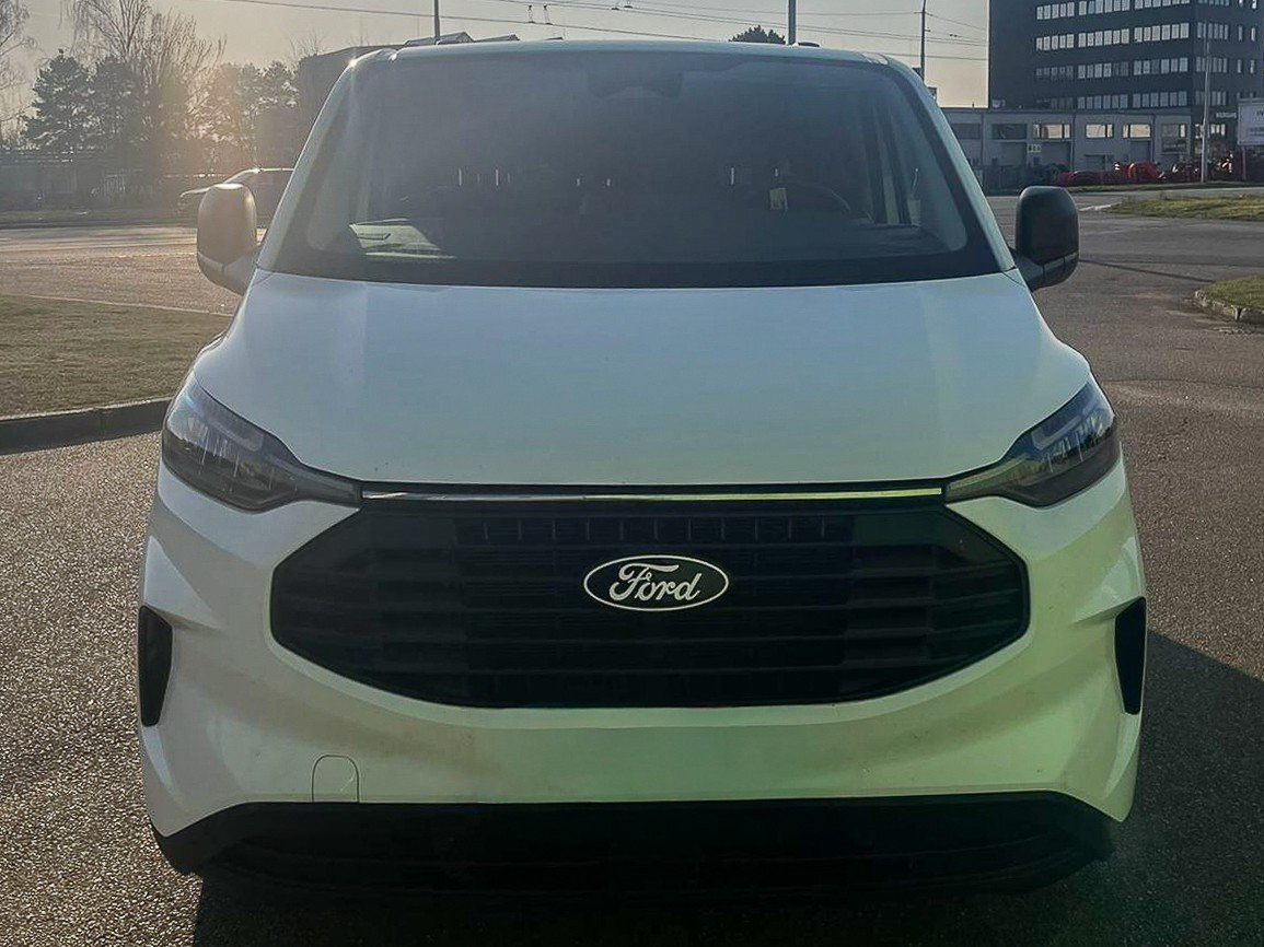 Ford Transit Custom 2.0 TDCi 100kW 6 míst L2H1