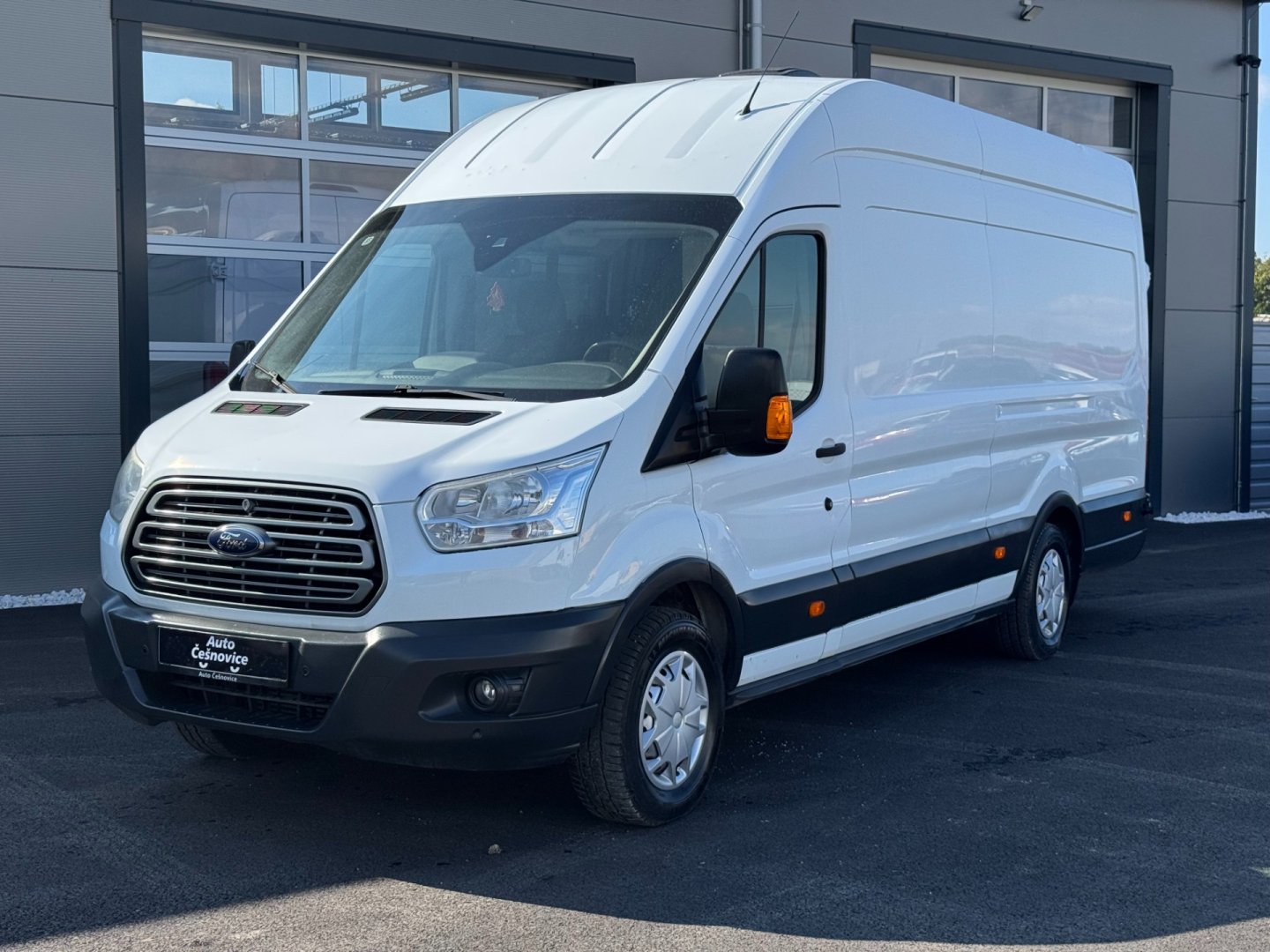 Ford Transit 2.2 TDCI obytný - vestavba