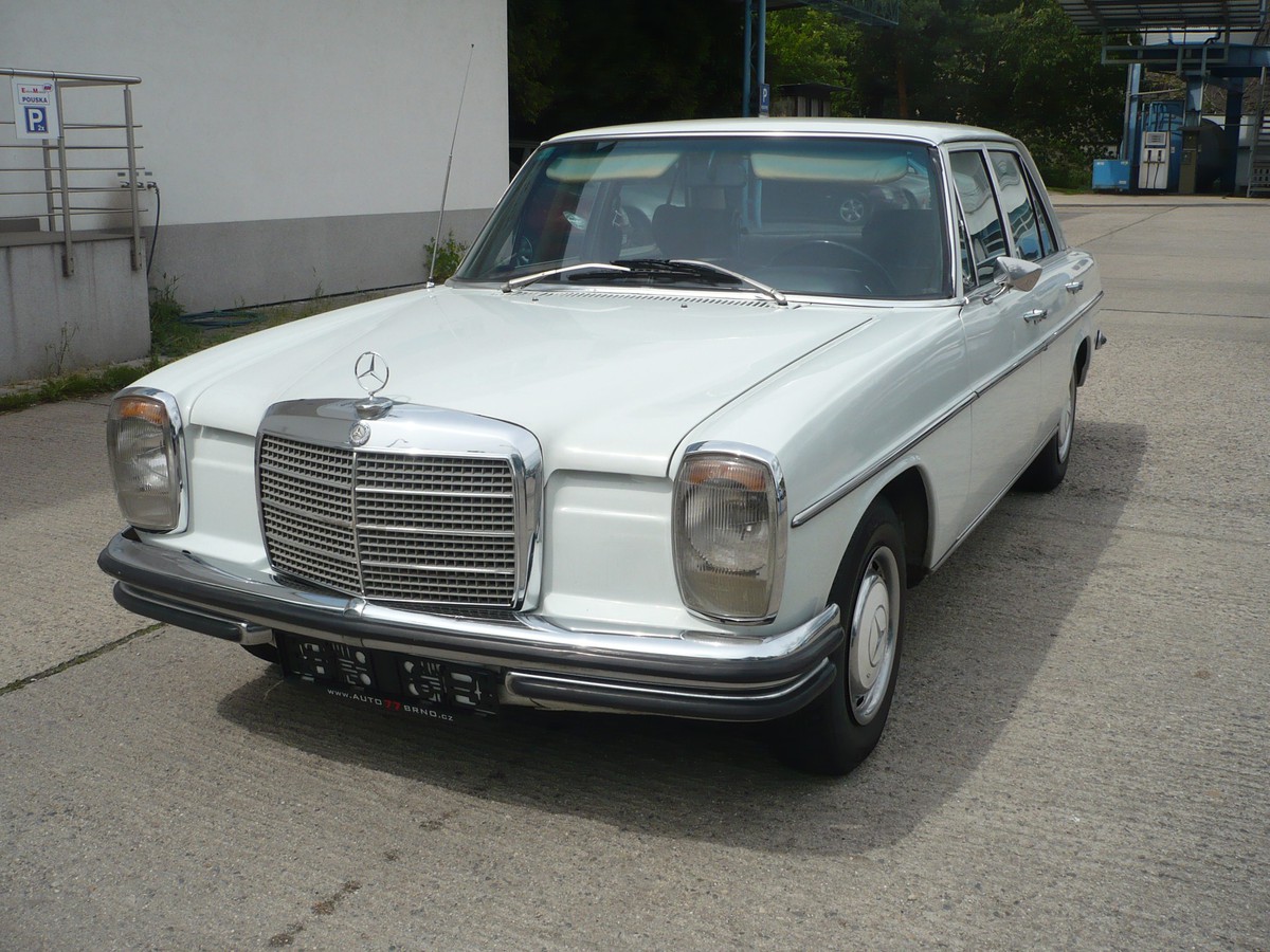 Mercedes-Benz 115 220 D