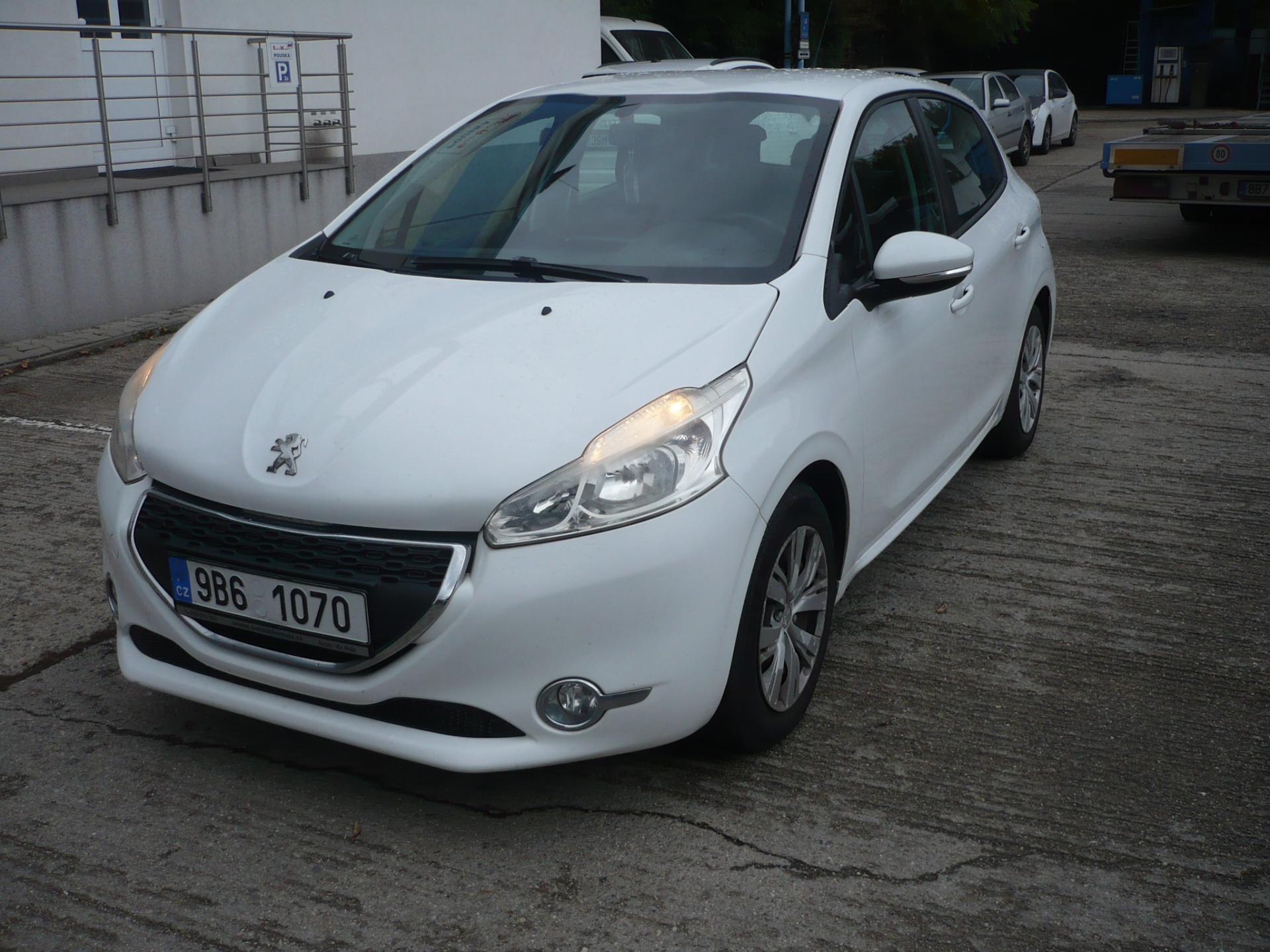 Peugeot 208 1.2 i