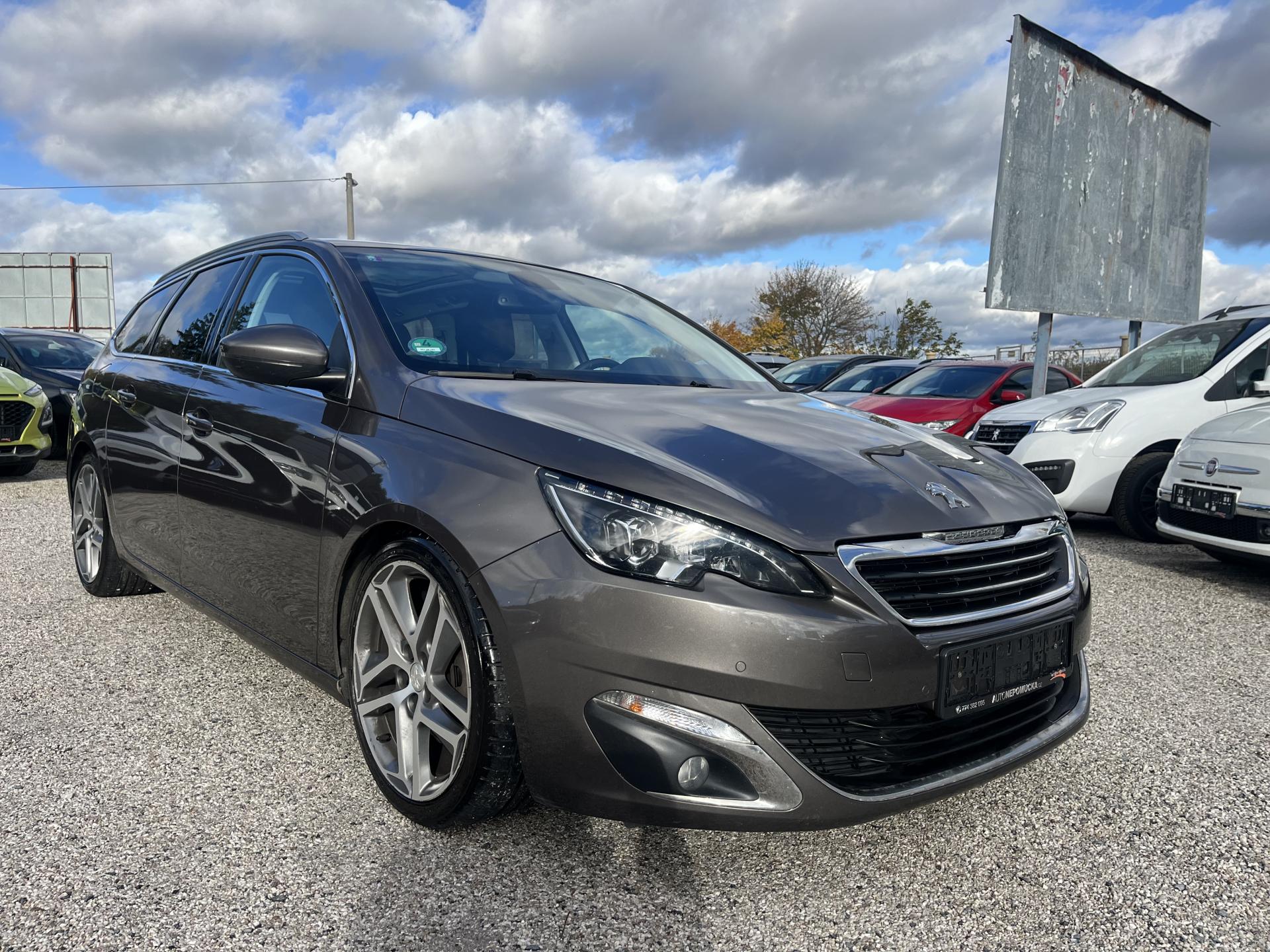 Peugeot 308 2.0HDi 110kw, panorama, navi