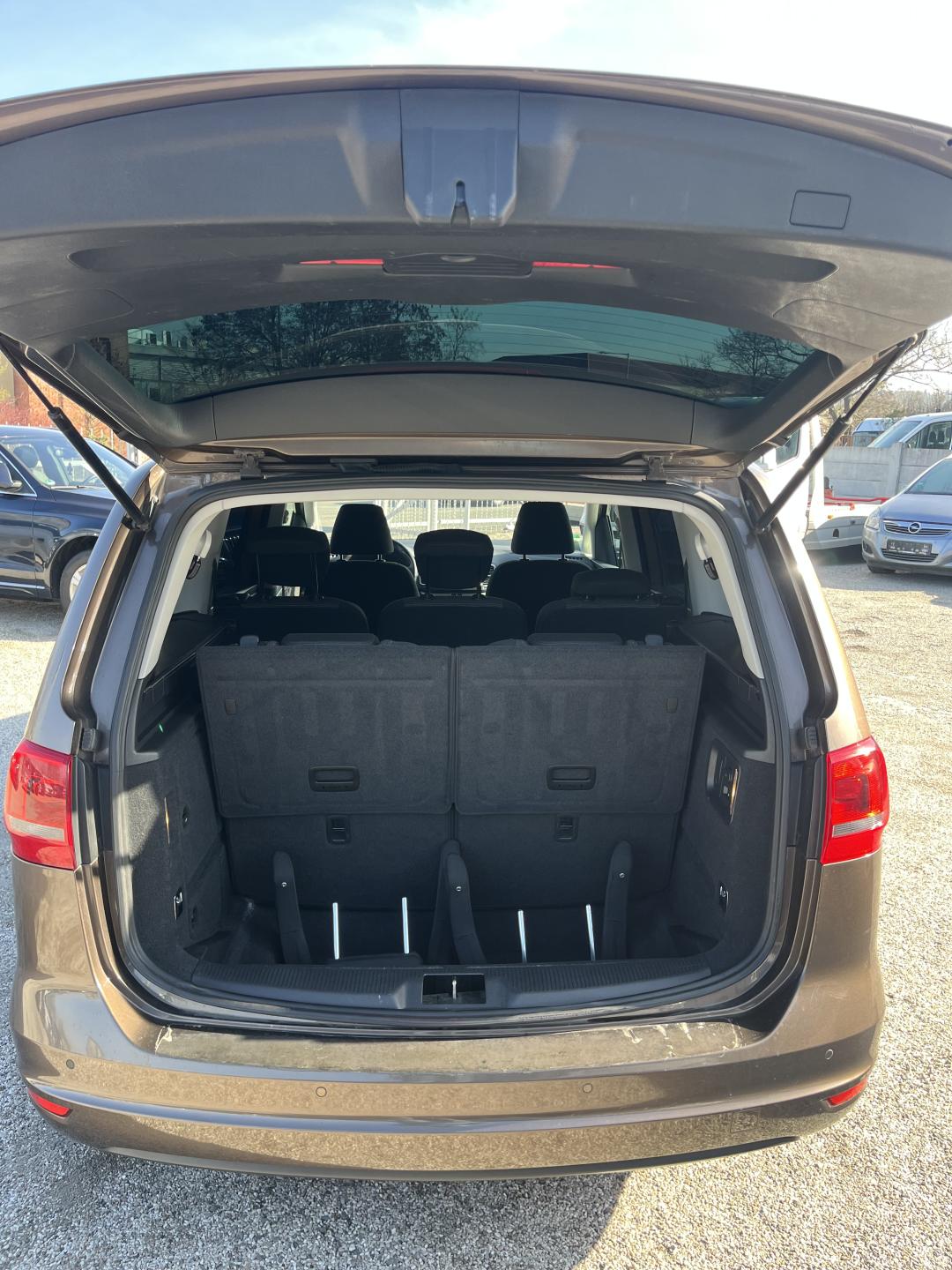 Volkswagen Sharan 2.0TDI 103kW, 7 míst, tažné - foto 20