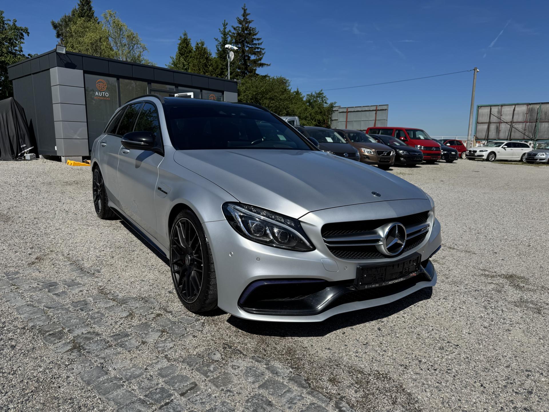 Mercedes-Benz Třídy C C63S AMG V8 Biturbo Burmester