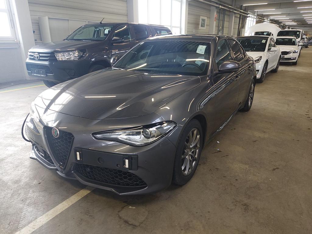 Alfa Romeo Giulia 2.2D,SPRINT,AT8,ZÁRUKA