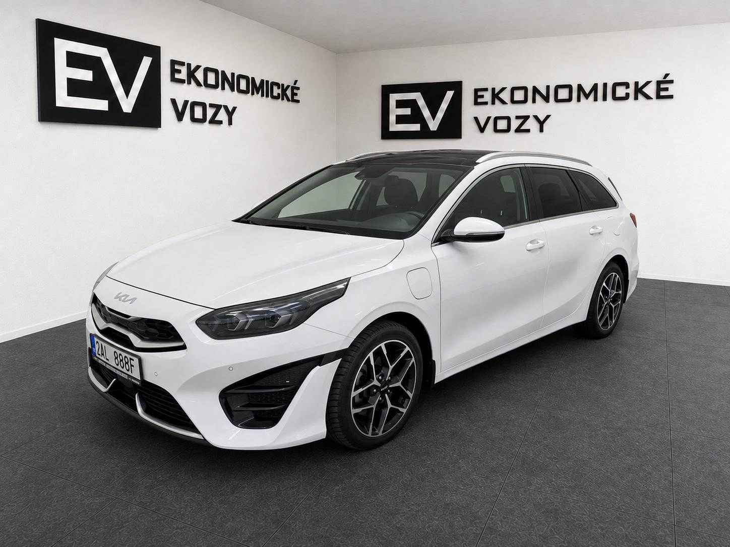 Kia Ceed 1.6PHEV,ČR,47KM DOJEZD EL