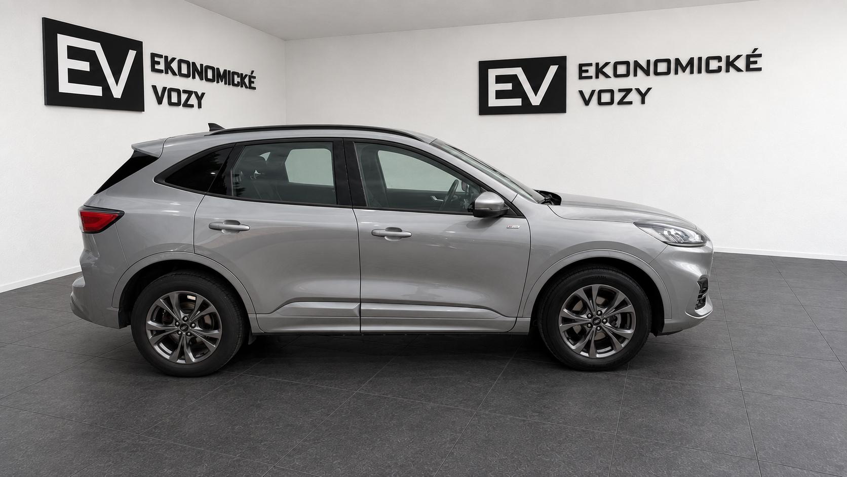 Ford Kuga 2.5 phev, ST-LINE,50KM DOJEZD