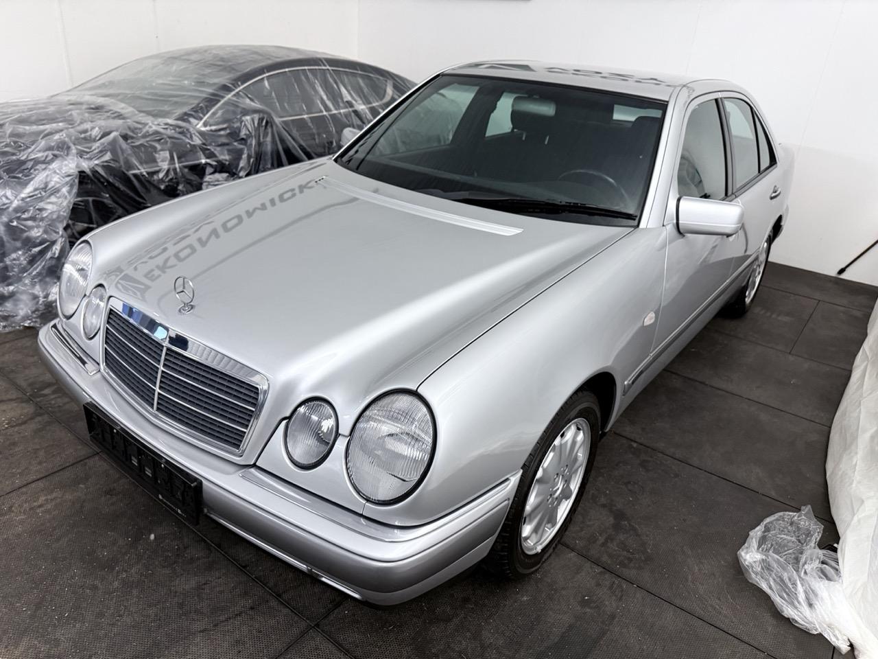 Mercedes-Benz Třídy E 200 kompressor Elegance - foto 5