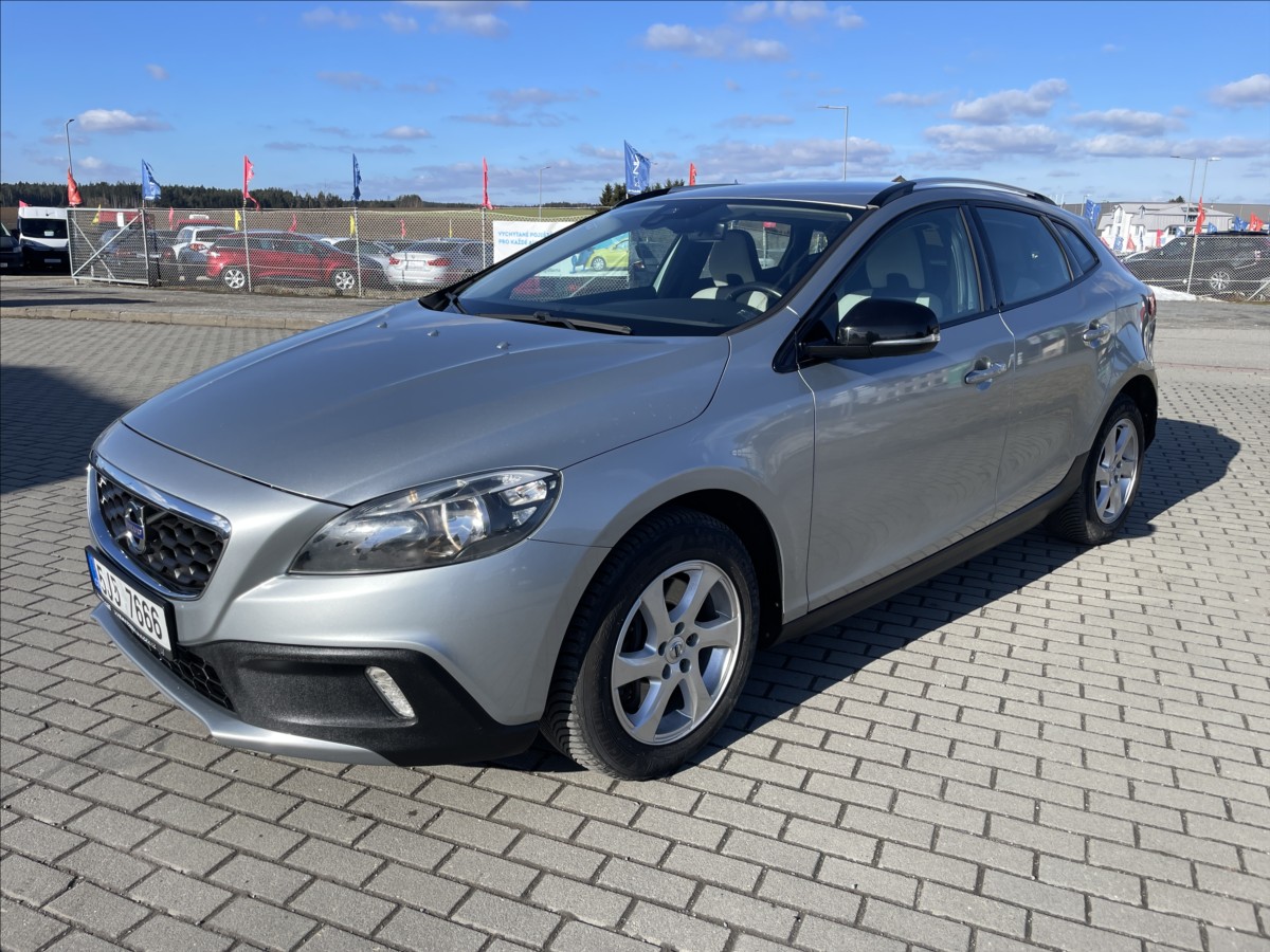 Volvo V40 2,0 i T4 140kw CROSSCOUNTRY AW