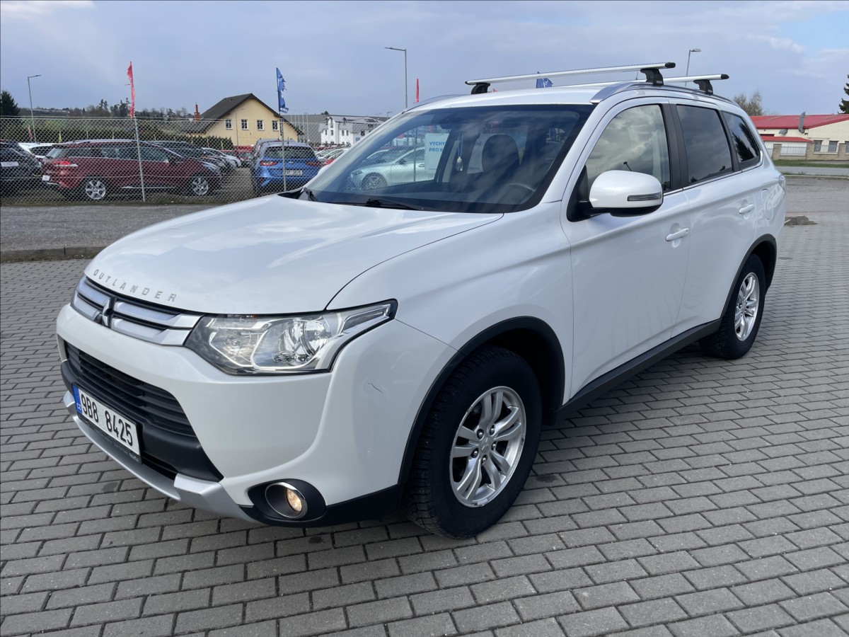 Mitsubishi Outlander 2,3 DI-D 110kW 4WD Tažné CZaut