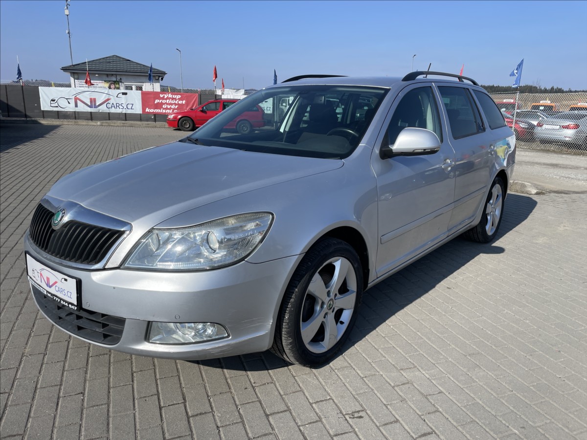 Škoda Octavia 2,0 TDi 103kw GPS CFH chyba mo